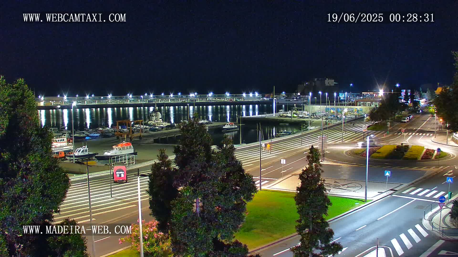 CR7 Museum & Busto do Bust of Dr. Francisco Sá Carneiro PTZ Live Cam - Funchal, Madeira, Portugal