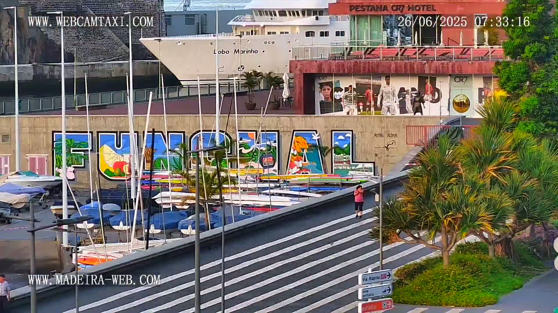CR7 Museum & Busto do Bust of Dr. Francisco Sá Carneiro PTZ Live Cam - Funchal, Madeira, Portugal