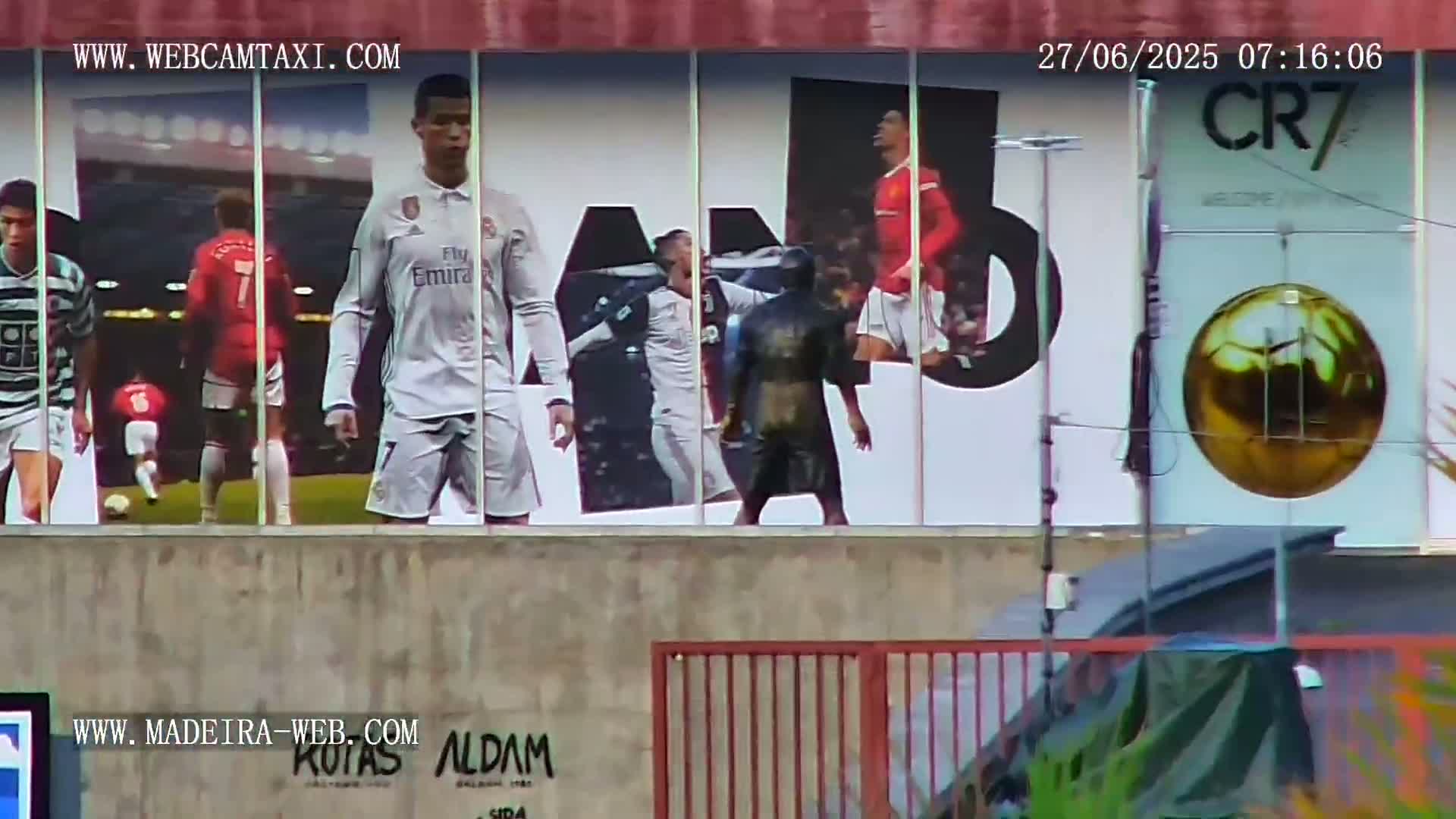 CR7 Museum & Busto do Bust of Dr. Francisco Sá Carneiro PTZ Live Cam - Funchal, Madeira, Portugal