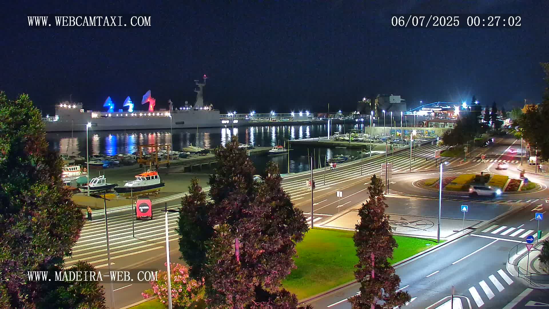 CR7 Museum & Busto do Bust of Dr. Francisco Sá Carneiro PTZ Live Cam - Funchal, Madeira, Portugal