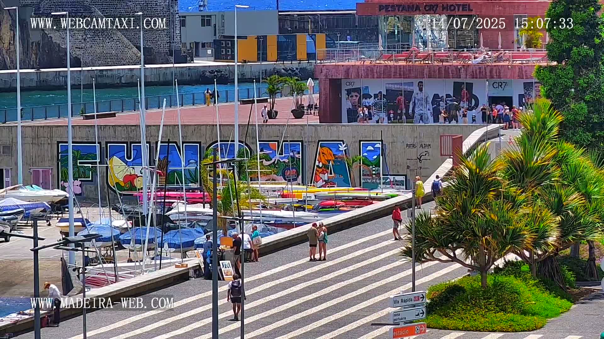 CR7 Museum & Busto do Bust of Dr. Francisco Sá Carneiro PTZ Live Cam - Funchal, Madeira, Portugal