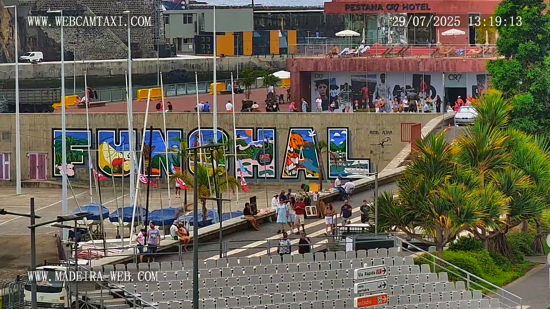 CR7 Museum & Busto do Bust of Dr. Francisco Sá Carneiro PTZ Live Cam - Funchal, Madeira, Portugal