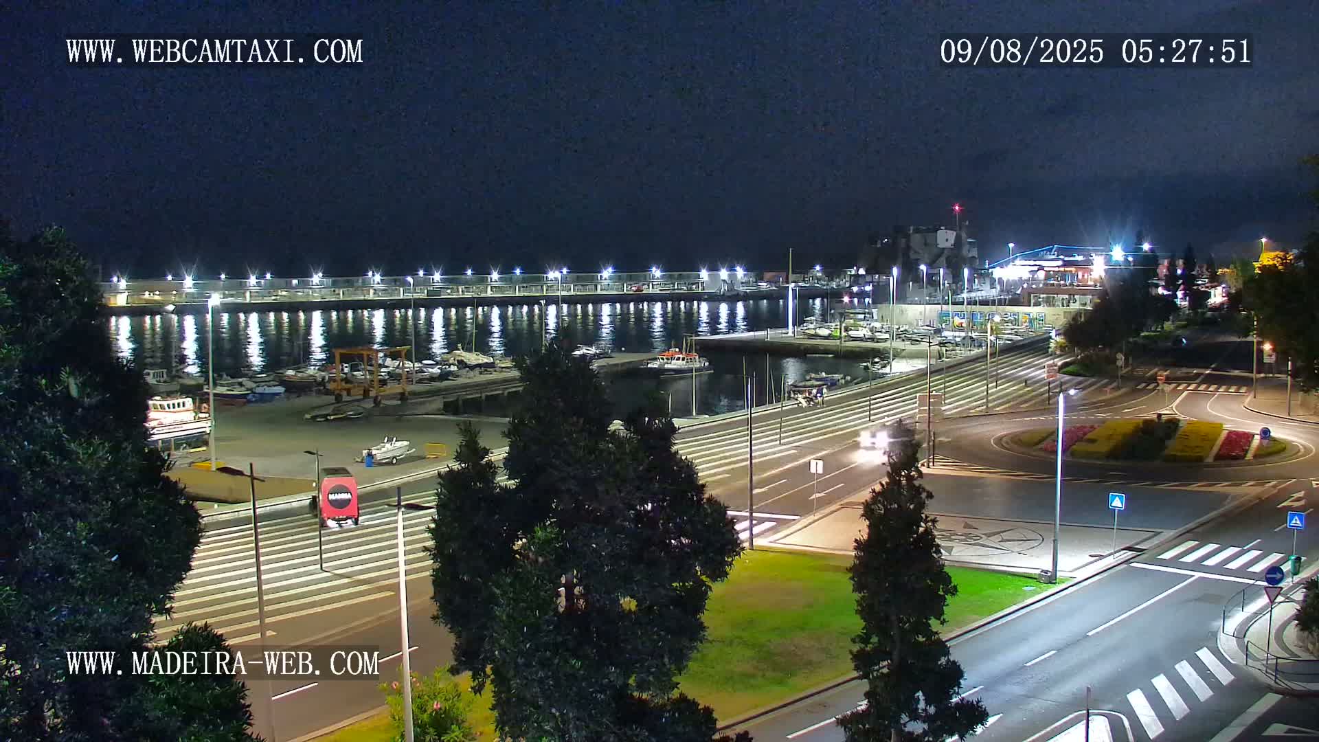 CR7 Museum & Busto do Bust of Dr. Francisco Sá Carneiro PTZ Live Cam - Funchal, Madeira, Portugal