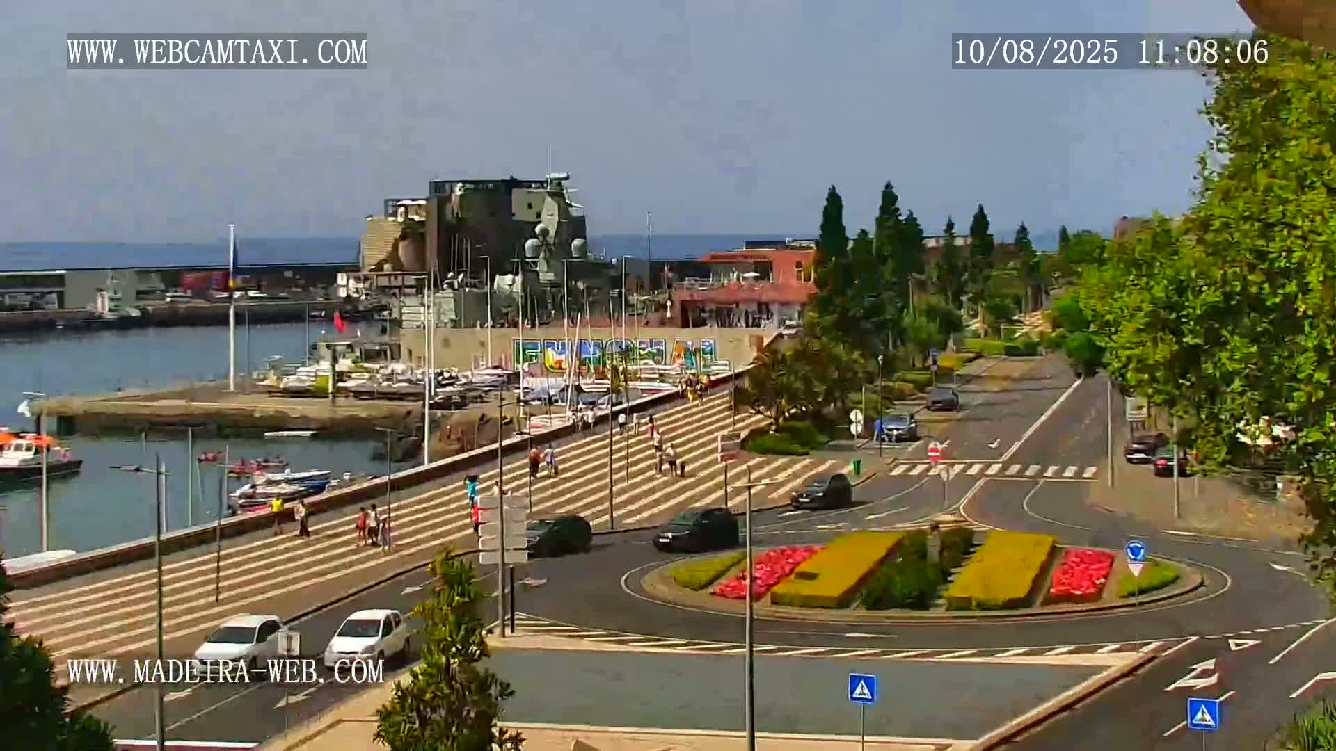 CR7 Museum & Busto do Bust of Dr. Francisco Sá Carneiro PTZ Live Cam - Funchal, Madeira, Portugal
