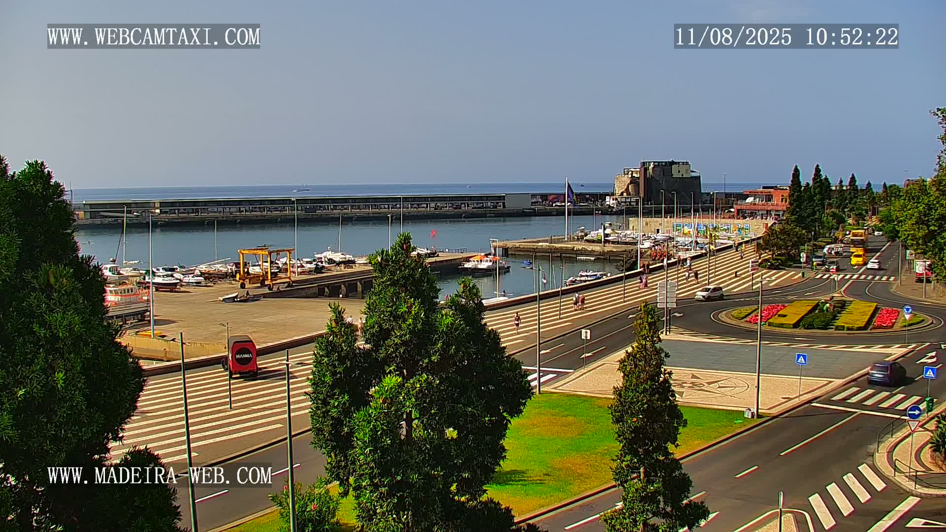 CR7 Museum & Busto do Bust of Dr. Francisco Sá Carneiro PTZ Live Cam - Funchal, Madeira, Portugal