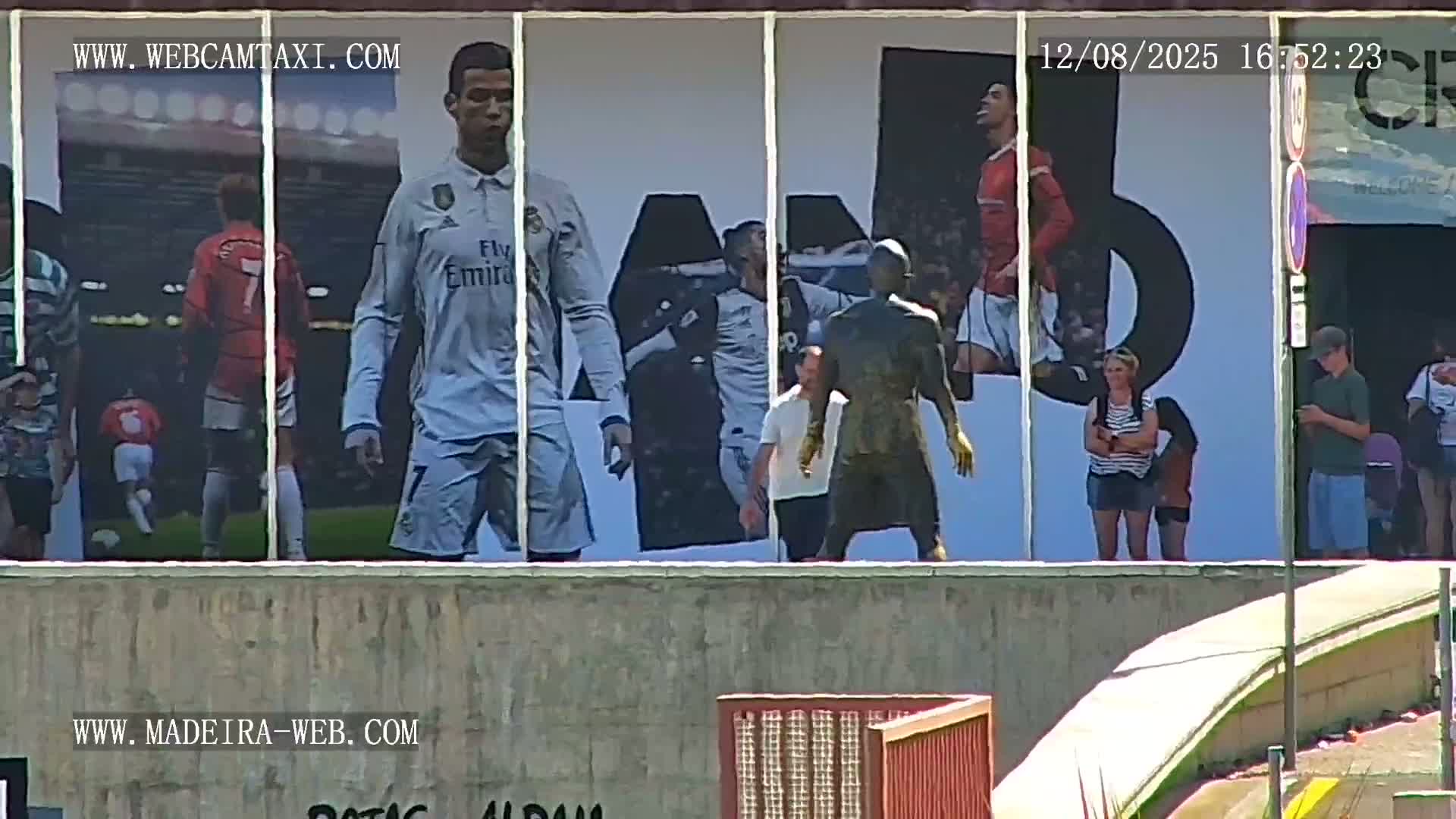 CR7 Museum & Busto do Bust of Dr. Francisco Sá Carneiro PTZ Live Cam - Funchal, Madeira, Portugal