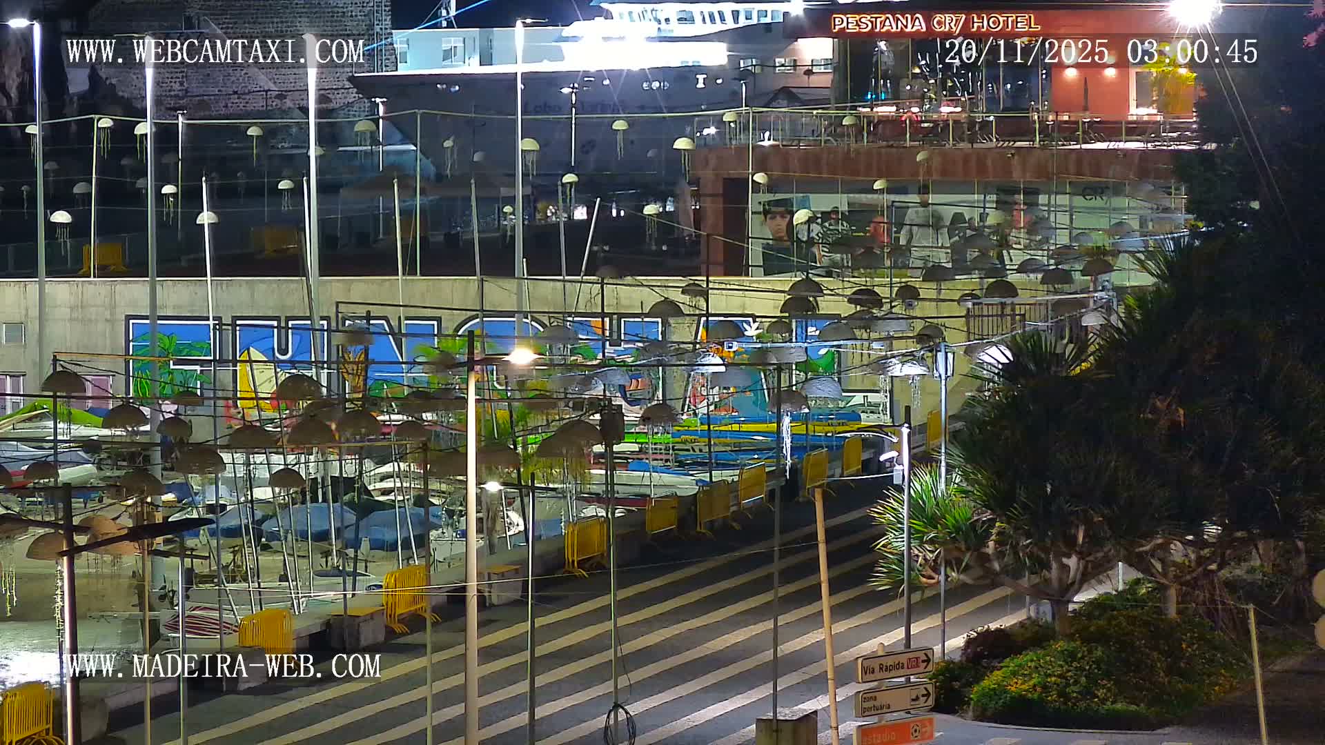 CR7 Museum & Busto do Bust of Dr. Francisco Sá Carneiro PTZ Live Cam - Funchal, Madeira, Portugal