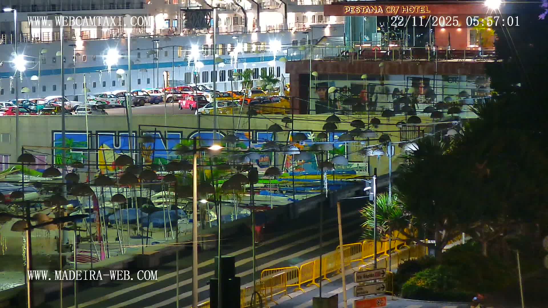 CR7 Museum & Busto do Bust of Dr. Francisco Sá Carneiro PTZ Live Cam - Funchal, Madeira, Portugal