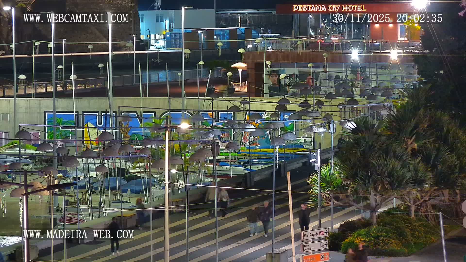 CR7 Museum & Busto do Bust of Dr. Francisco Sá Carneiro PTZ Live Cam - Funchal, Madeira, Portugal