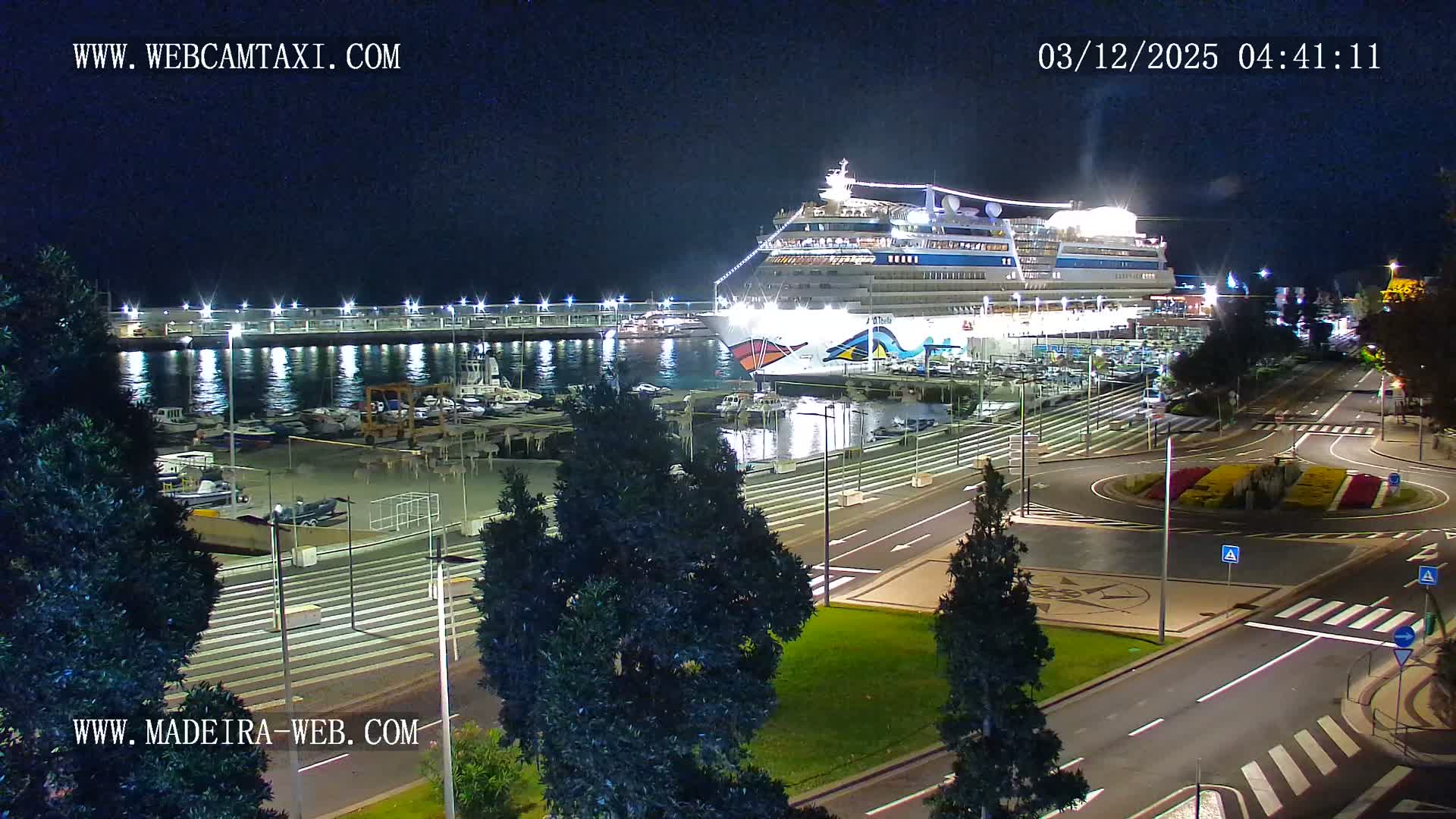 CR7 Museum & Busto do Bust of Dr. Francisco Sá Carneiro PTZ Live Cam - Funchal, Madeira, Portugal