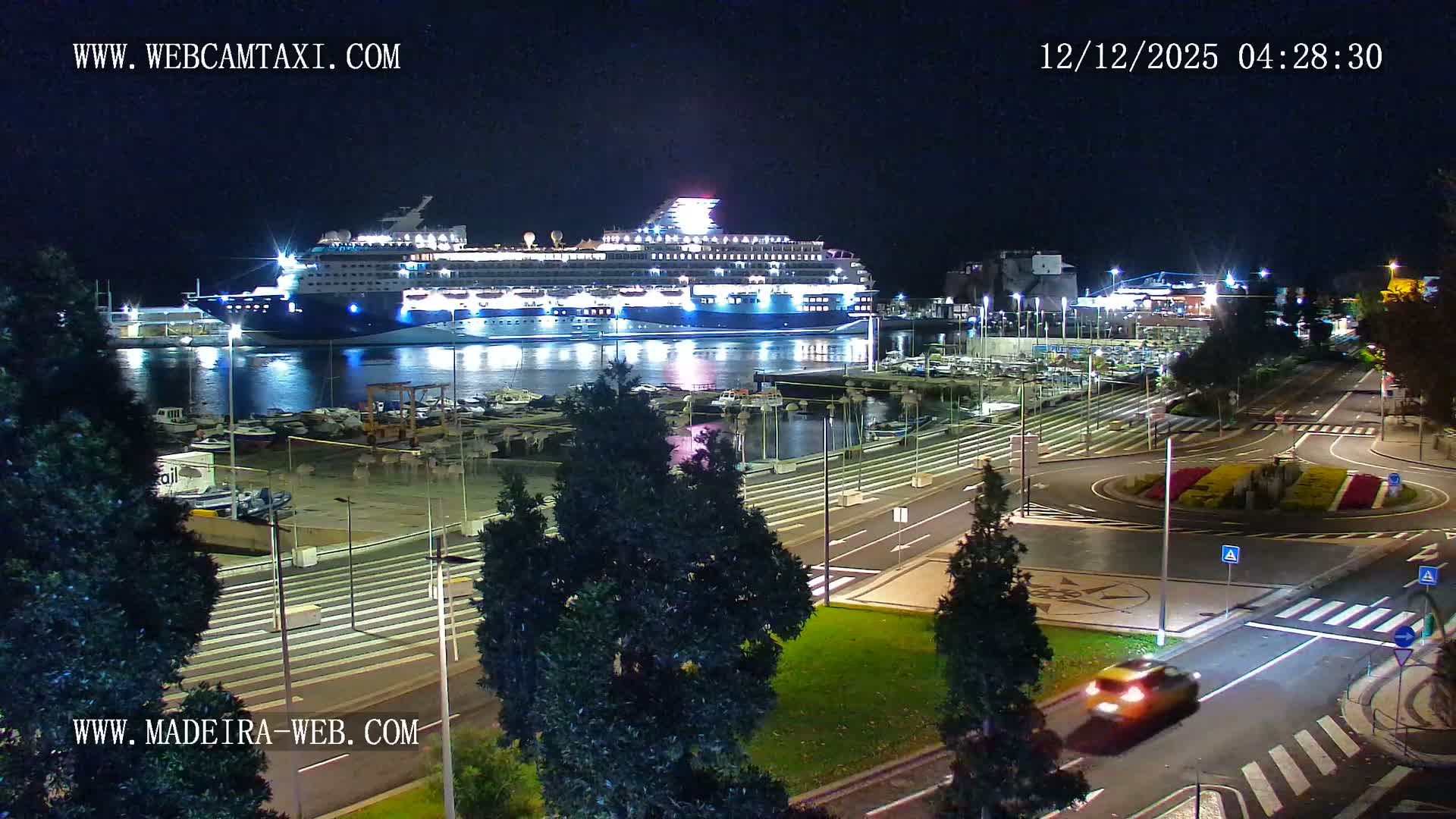 CR7 Museum & Busto do Bust of Dr. Francisco Sá Carneiro PTZ Live Cam - Funchal, Madeira, Portugal