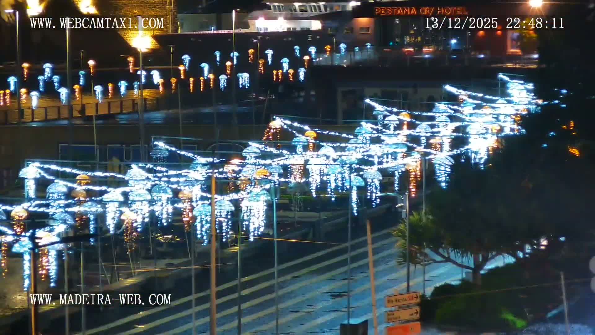 CR7 Museum & Busto do Bust of Dr. Francisco Sá Carneiro PTZ Live Cam - Funchal, Madeira, Portugal