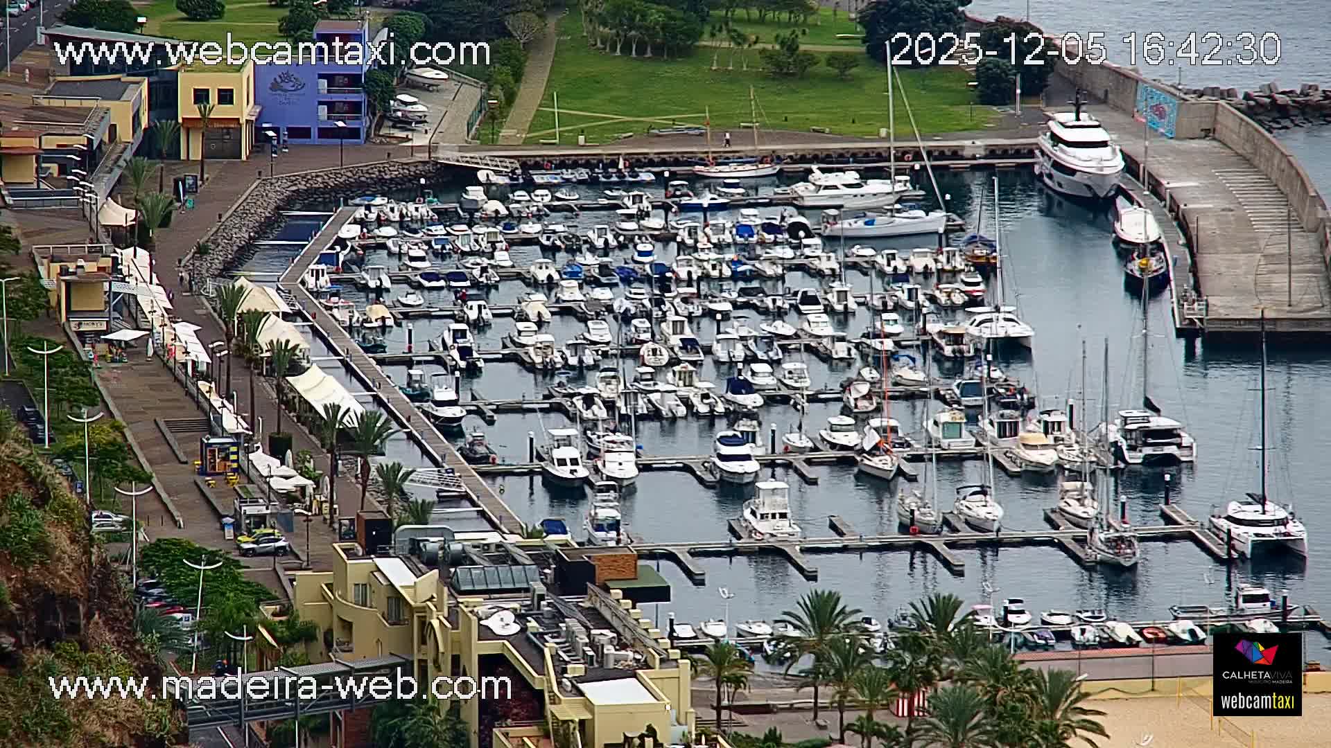 Calheta City & Coast Skyline PTZ Live Cam – Calheta, Madeira, Portugal