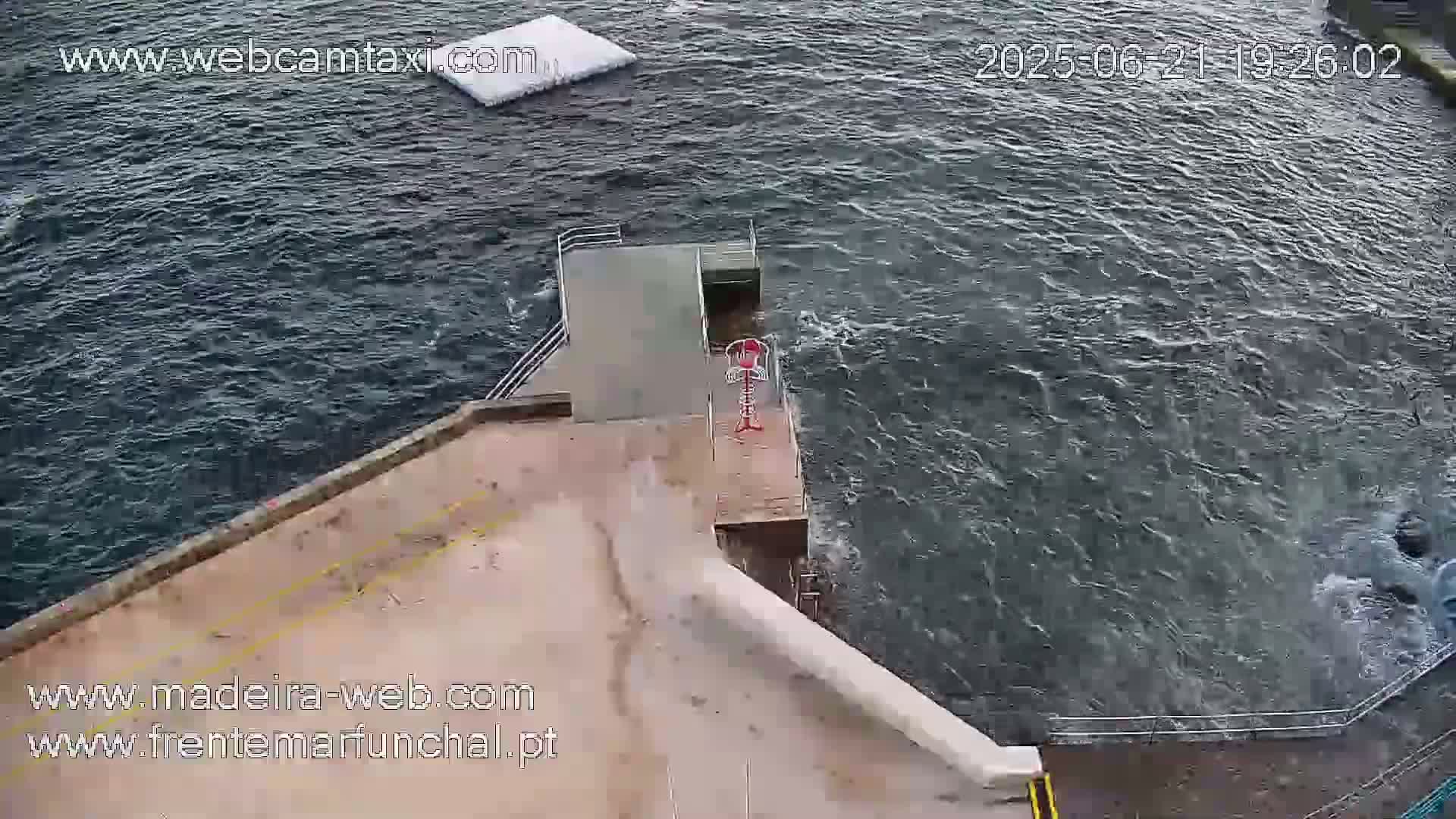 Barreirinha Beach & Funchal Center Live Cam - Funchal, Madeira, Portugal