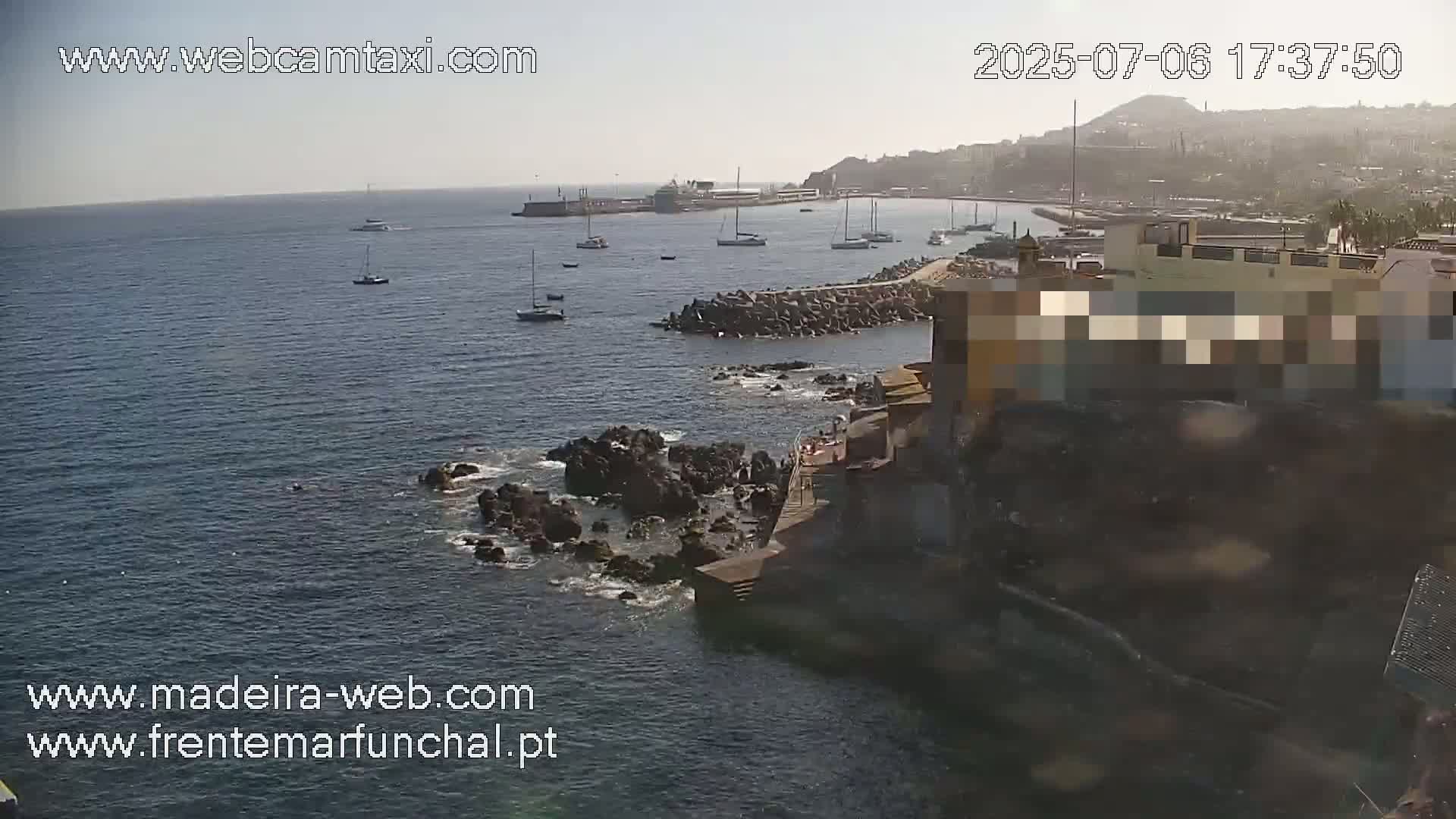 Barreirinha Beach & Funchal Center Live Cam - Funchal, Madeira, Portugal