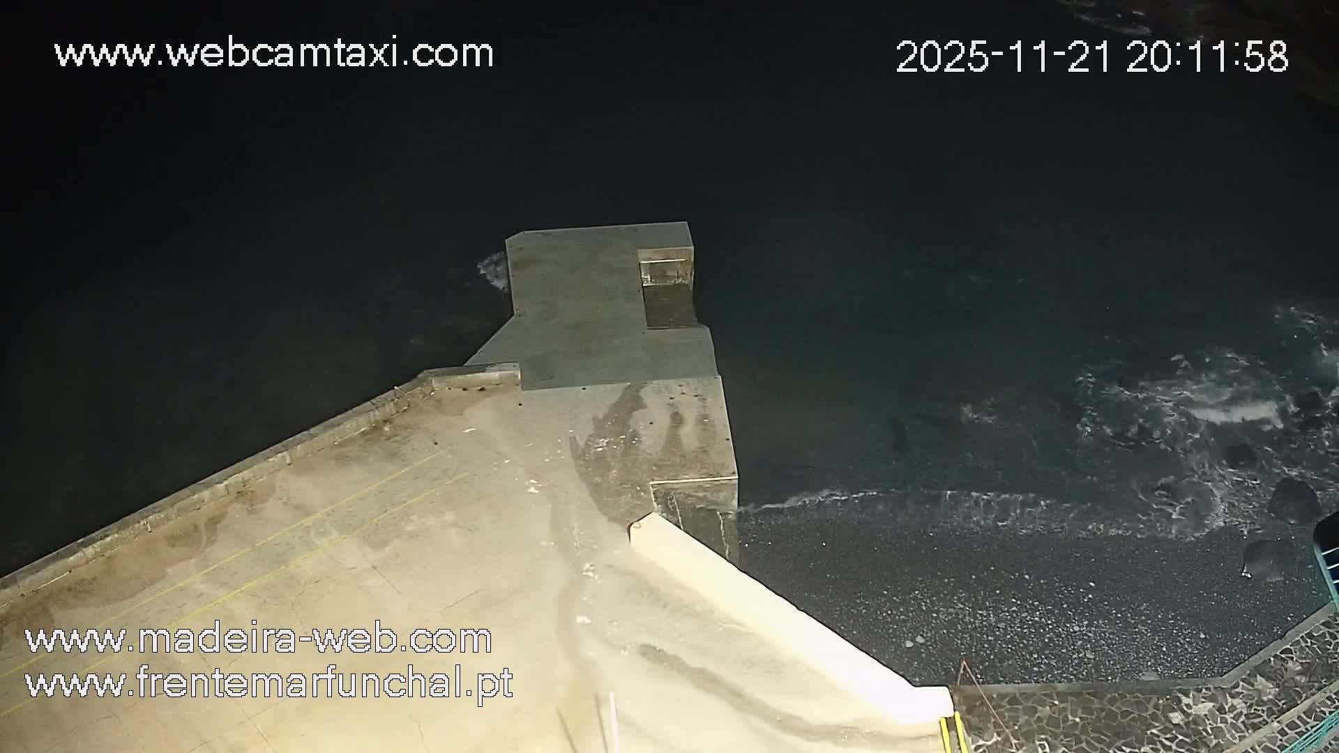 Barreirinha Beach & Funchal Center Live Cam - Funchal, Madeira, Portugal