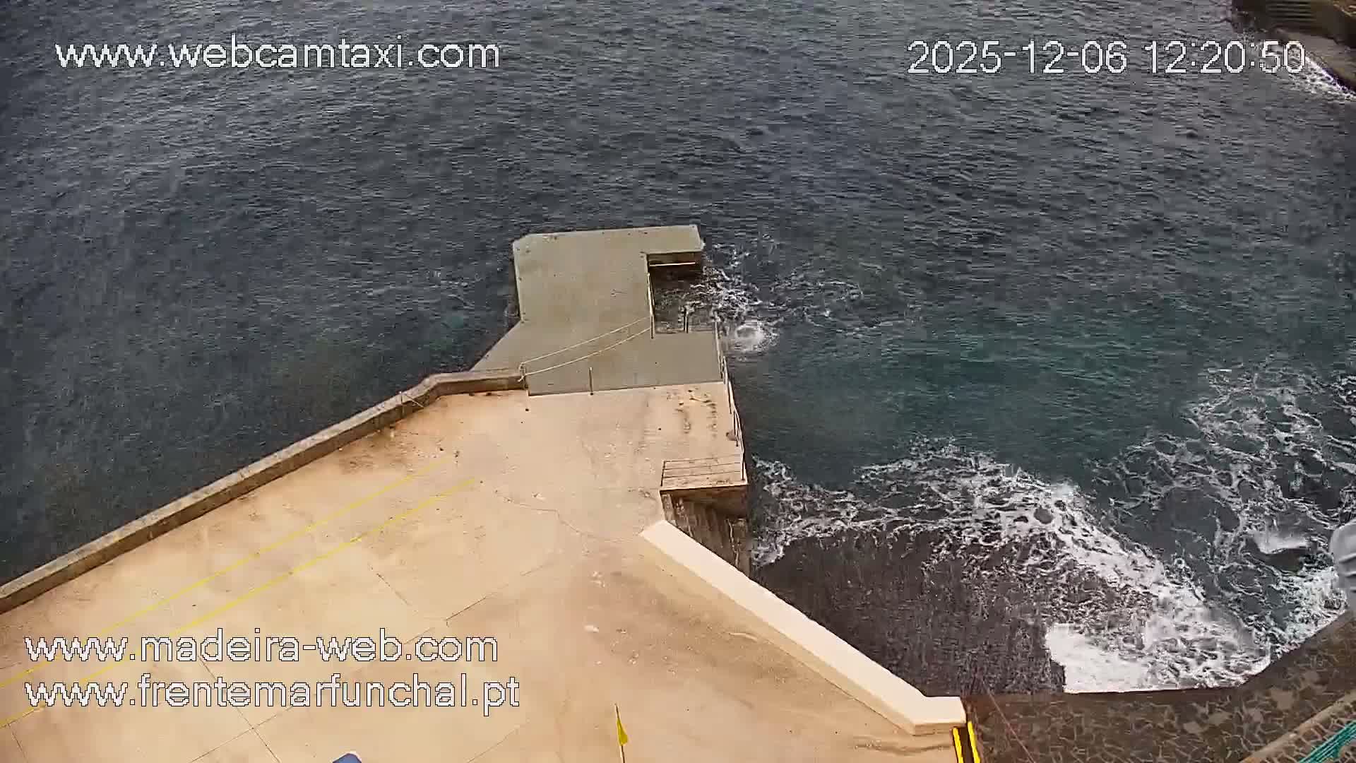 Barreirinha Beach & Funchal Center Live Cam - Funchal, Madeira, Portugal