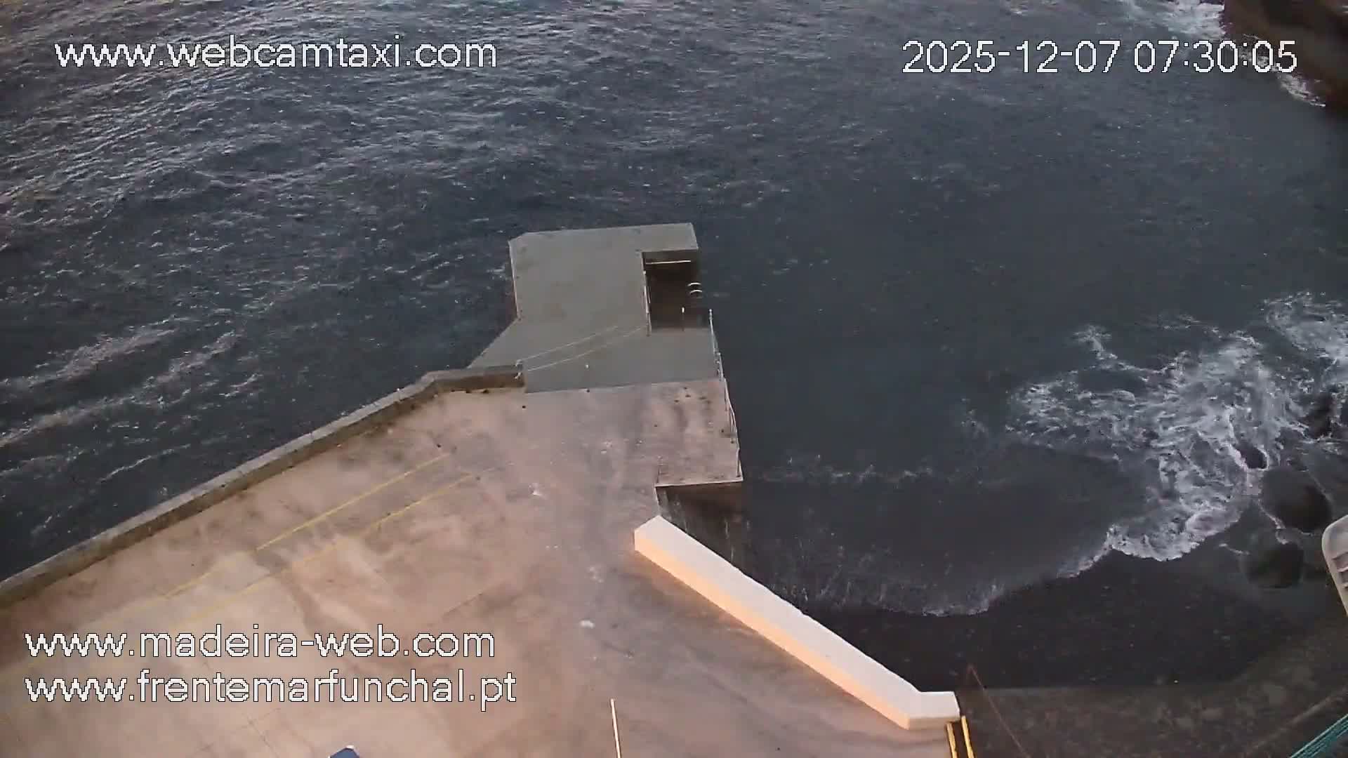 Barreirinha Beach & Funchal Center Live Cam - Funchal, Madeira, Portugal