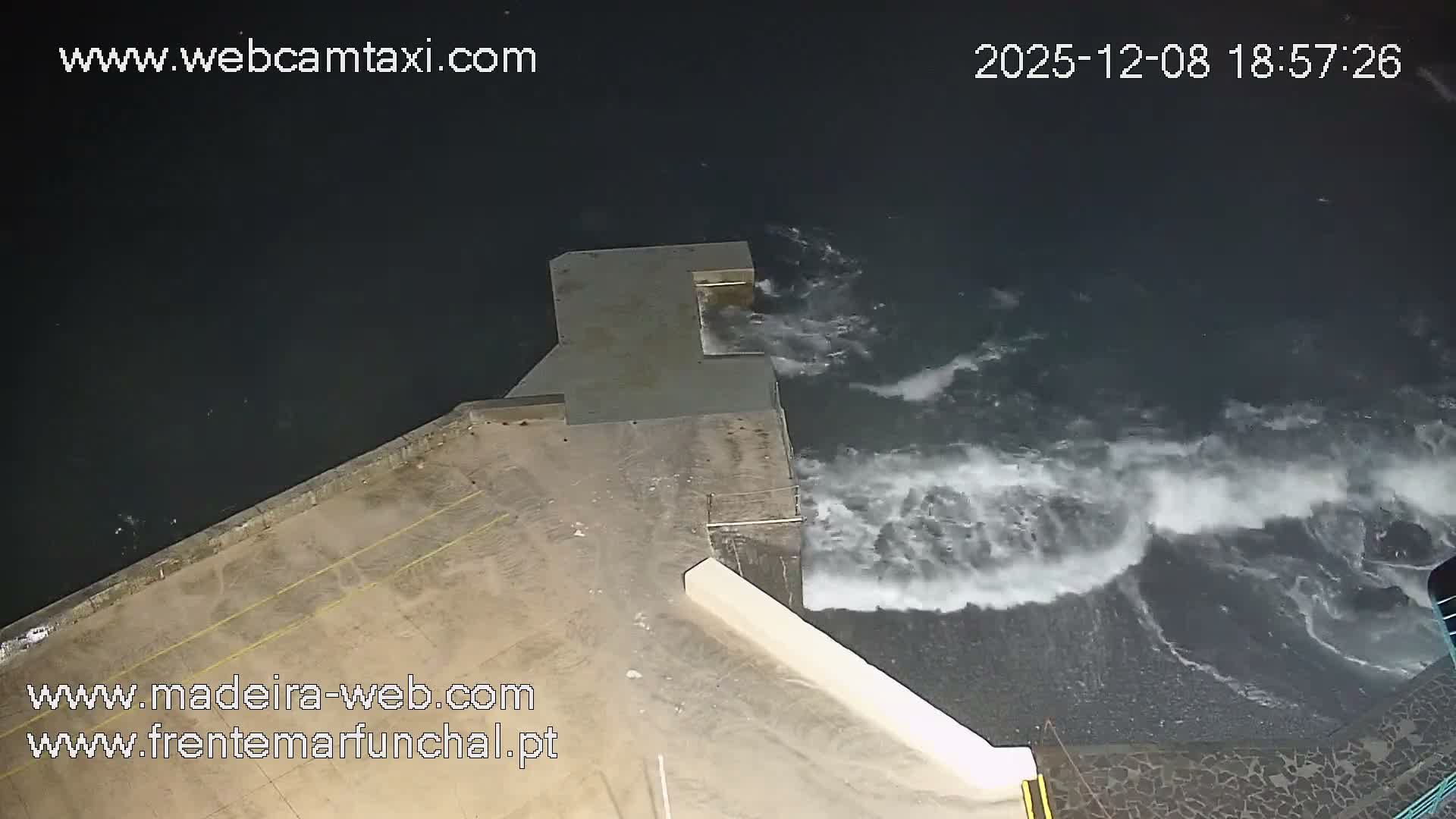 Barreirinha Beach & Funchal Center Live Cam - Funchal, Madeira, Portugal