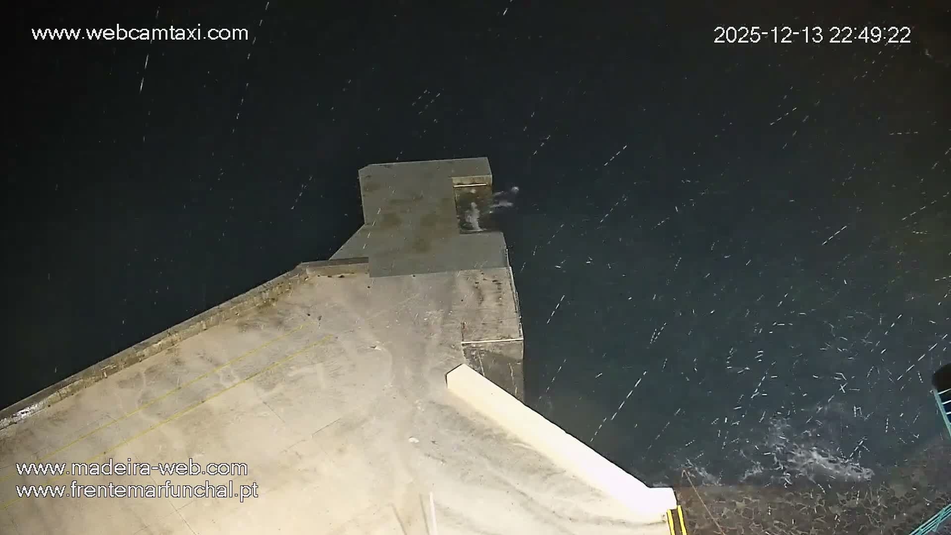 Barreirinha Beach & Funchal Center Live Cam - Funchal, Madeira, Portugal