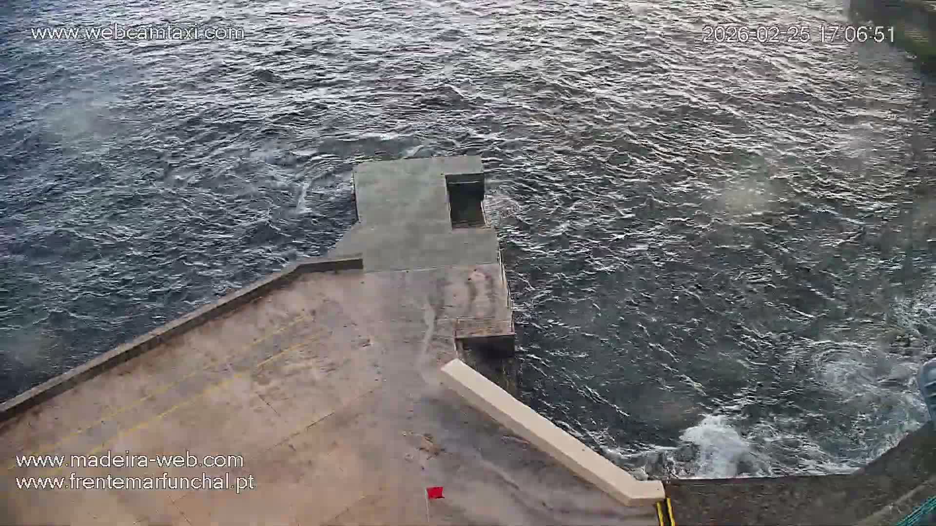 Barreirinha Beach & Funchal Center Live Cam - Funchal, Madeira, Portugal
