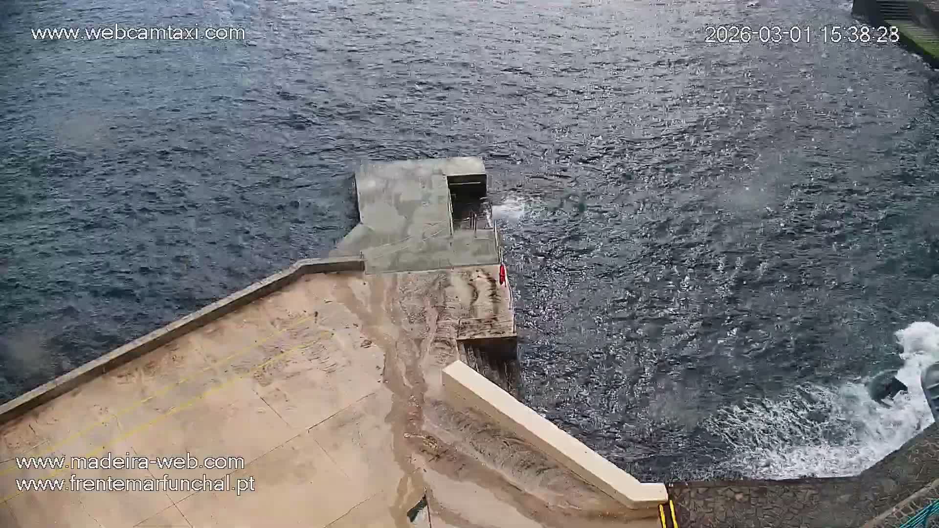 Barreirinha Beach & Funchal Center Live Cam - Funchal, Madeira, Portugal