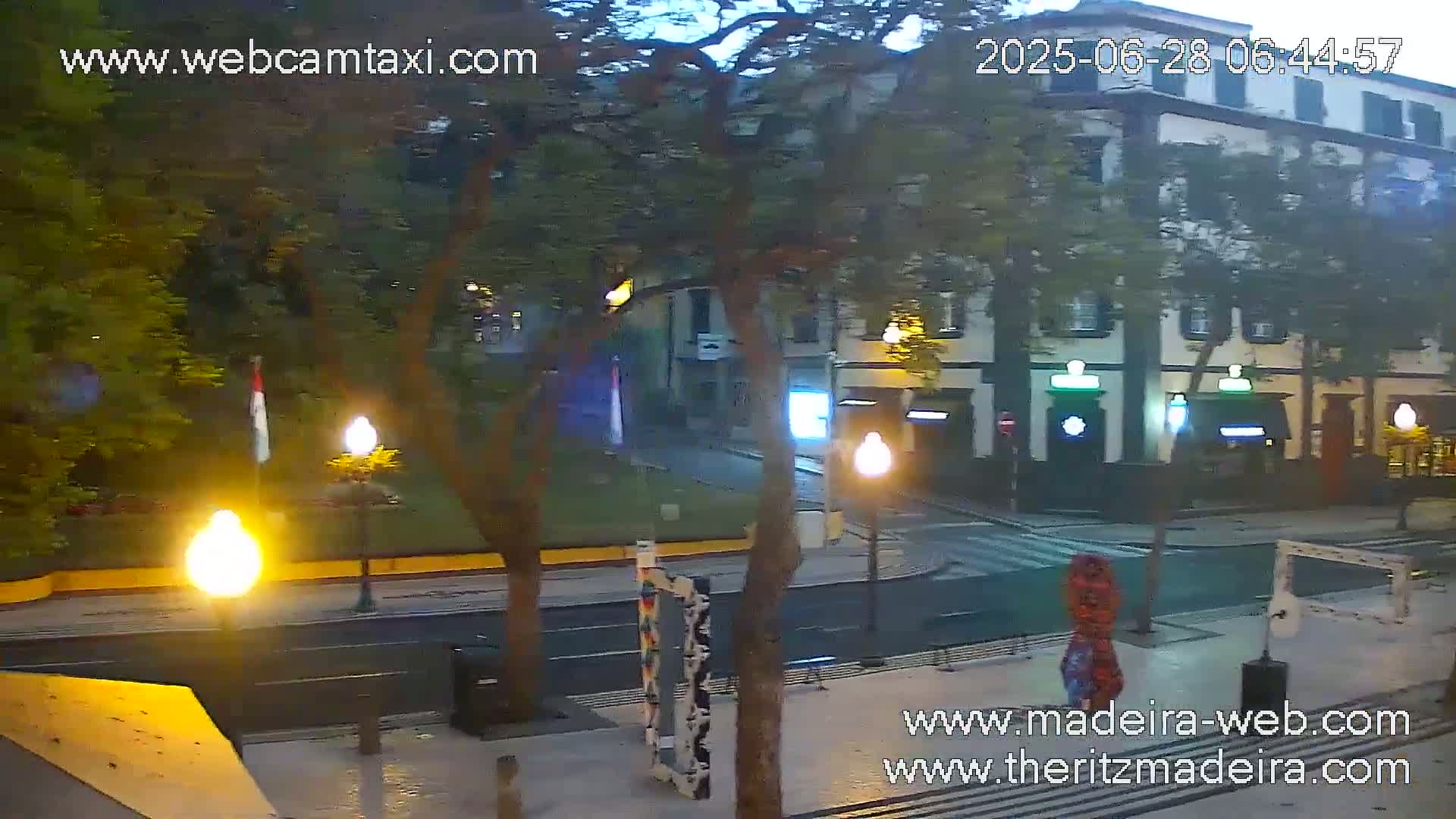 Ritz , Avenida Arriaga Avenue Live Cam - Funchal, Madeira, Portugal