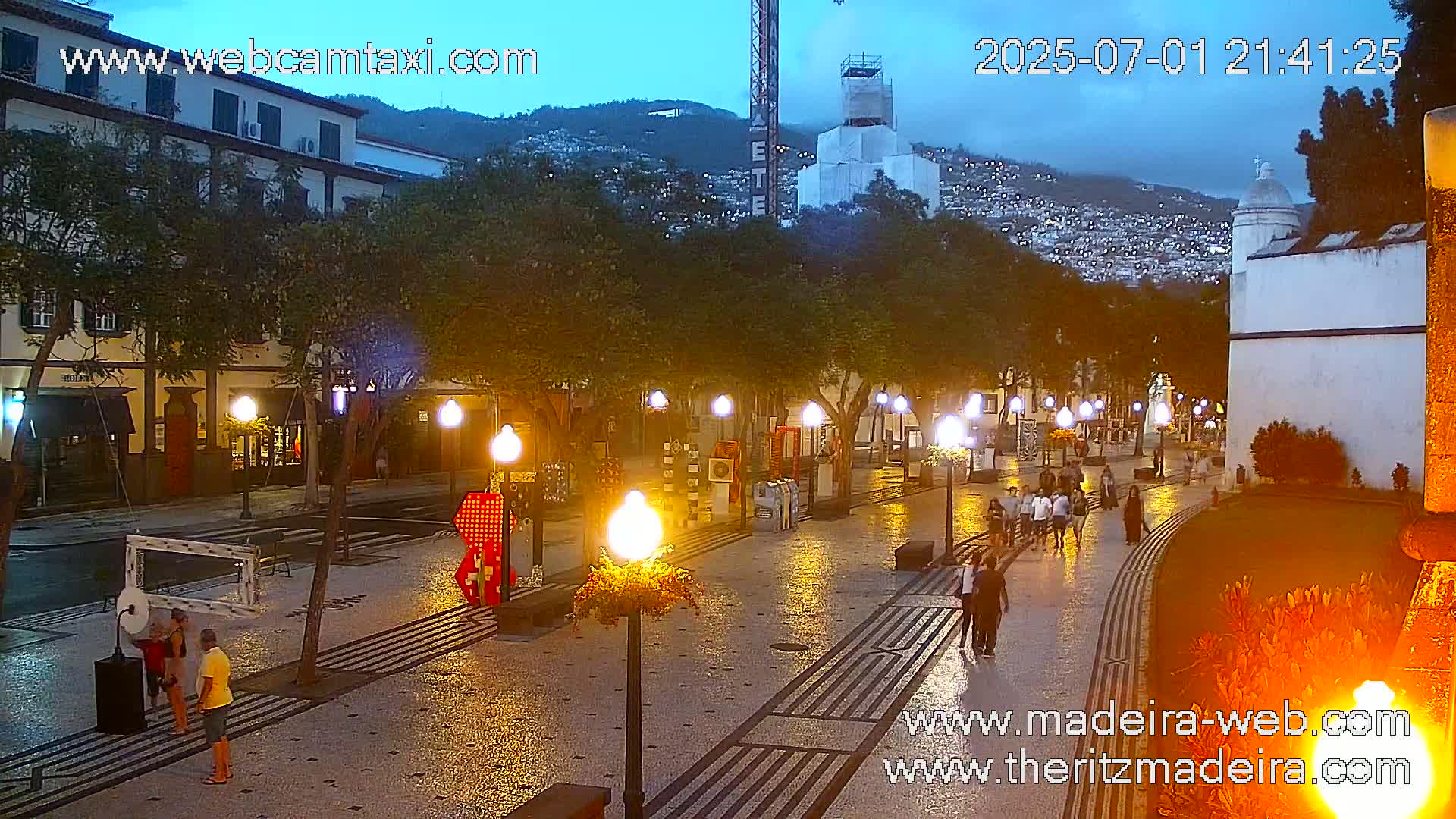 Ritz , Avenida Arriaga Avenue Live Cam - Funchal, Madeira, Portugal
