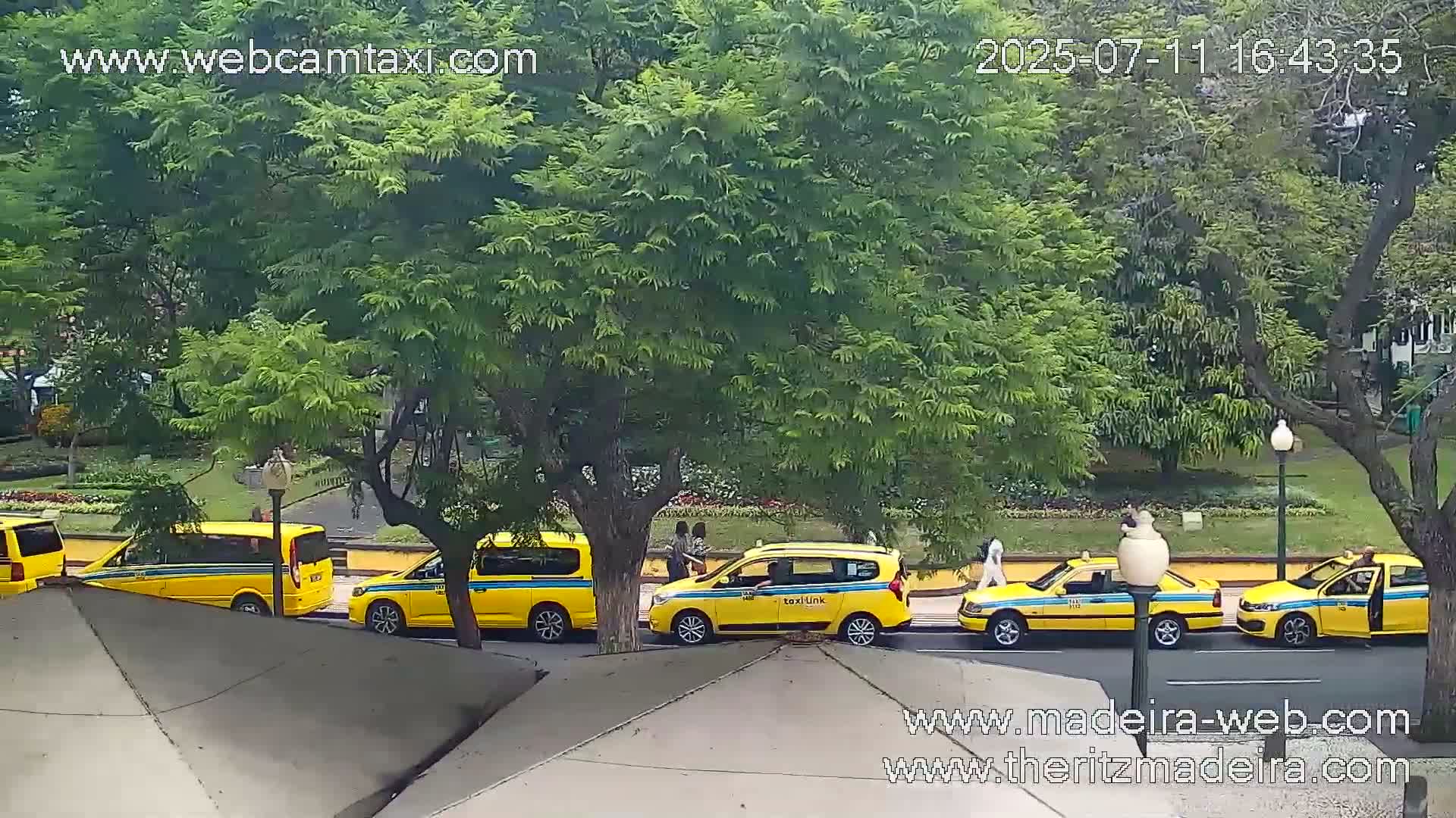 Ritz , Avenida Arriaga Avenue Live Cam - Funchal, Madeira, Portugal