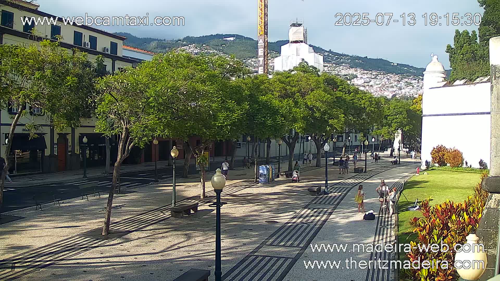 Ritz , Avenida Arriaga Avenue Live Cam - Funchal, Madeira, Portugal
