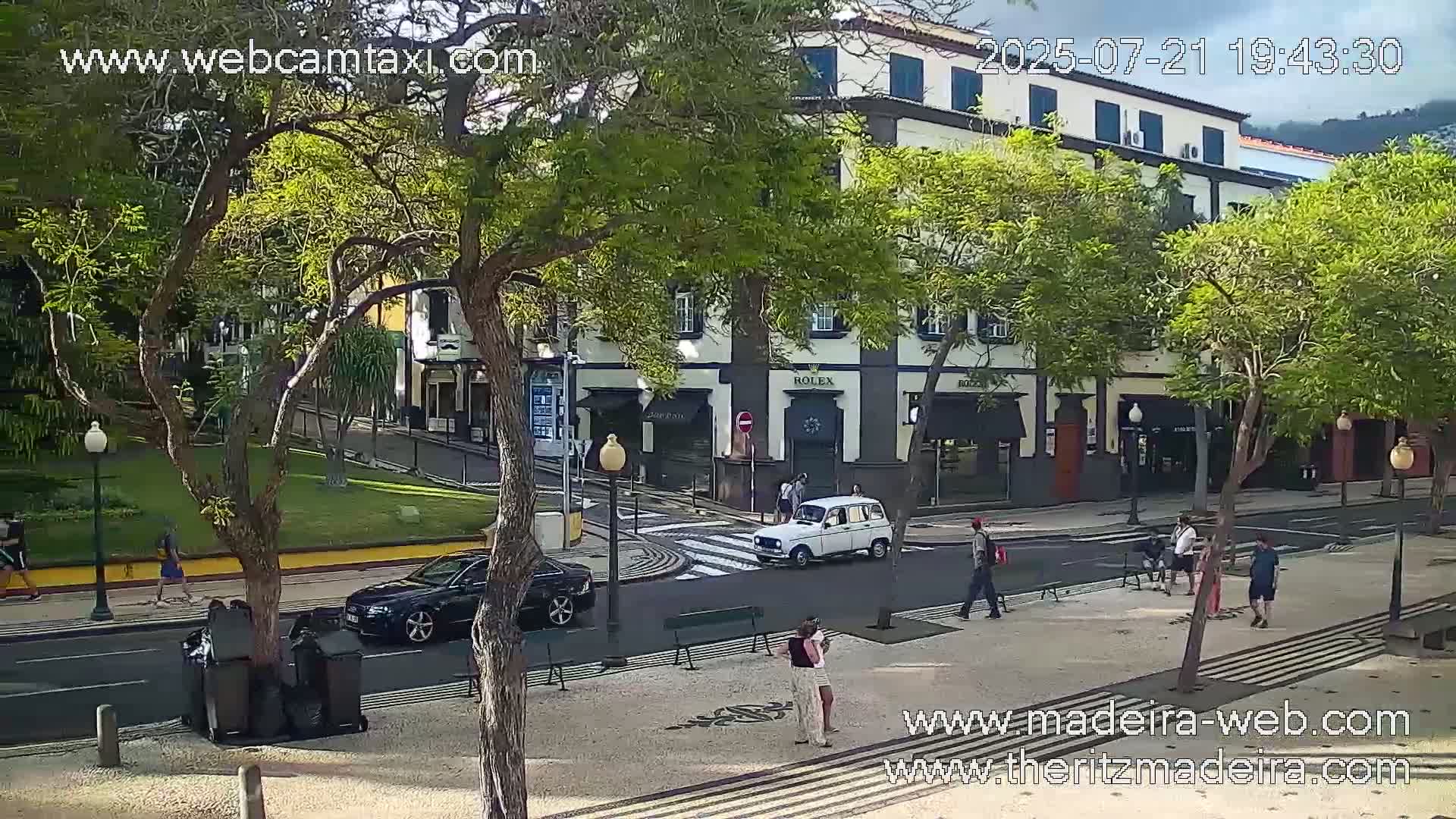 Ritz , Avenida Arriaga Avenue Live Cam - Funchal, Madeira, Portugal