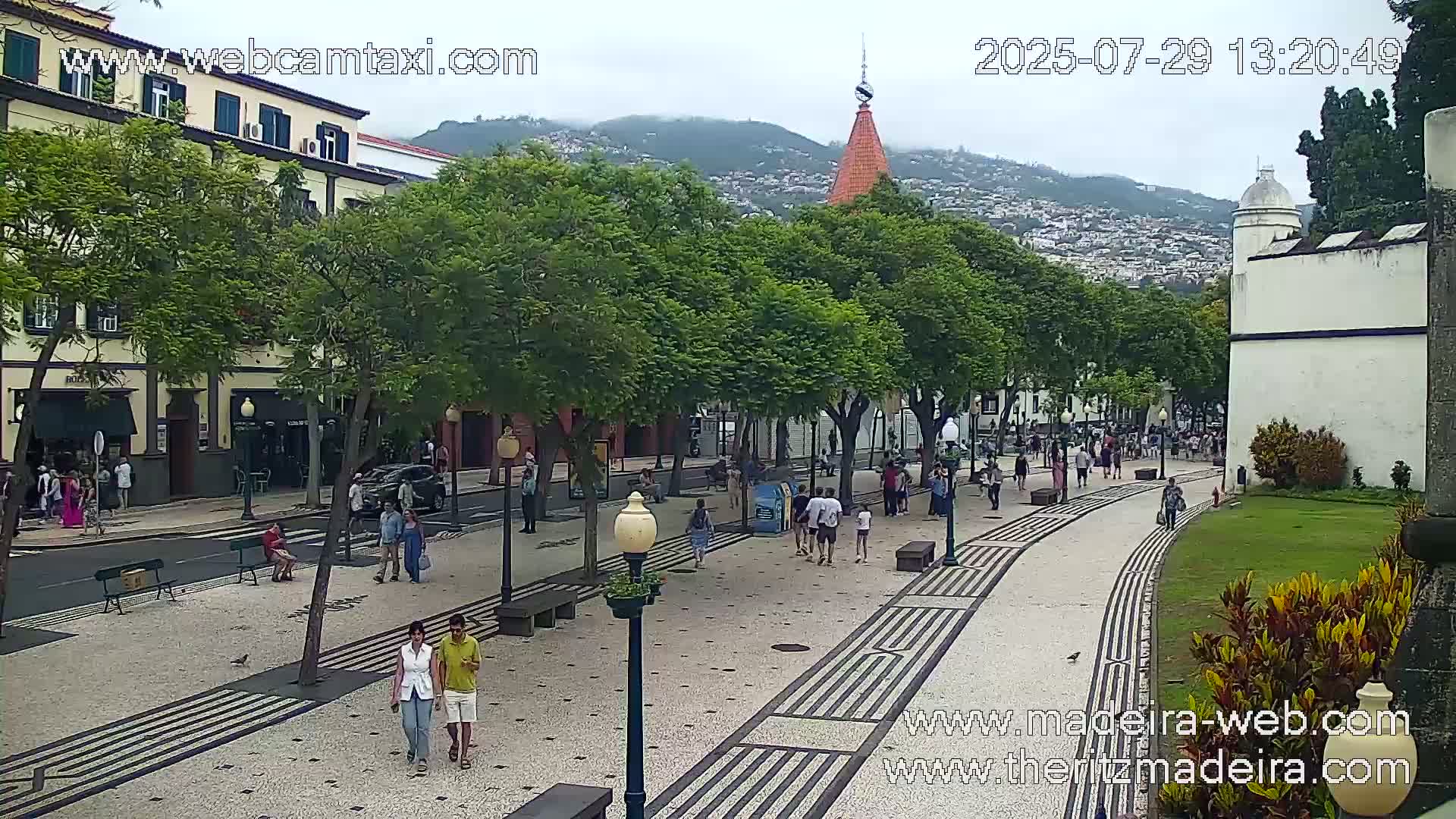 Ritz , Avenida Arriaga Avenue Live Cam - Funchal, Madeira, Portugal