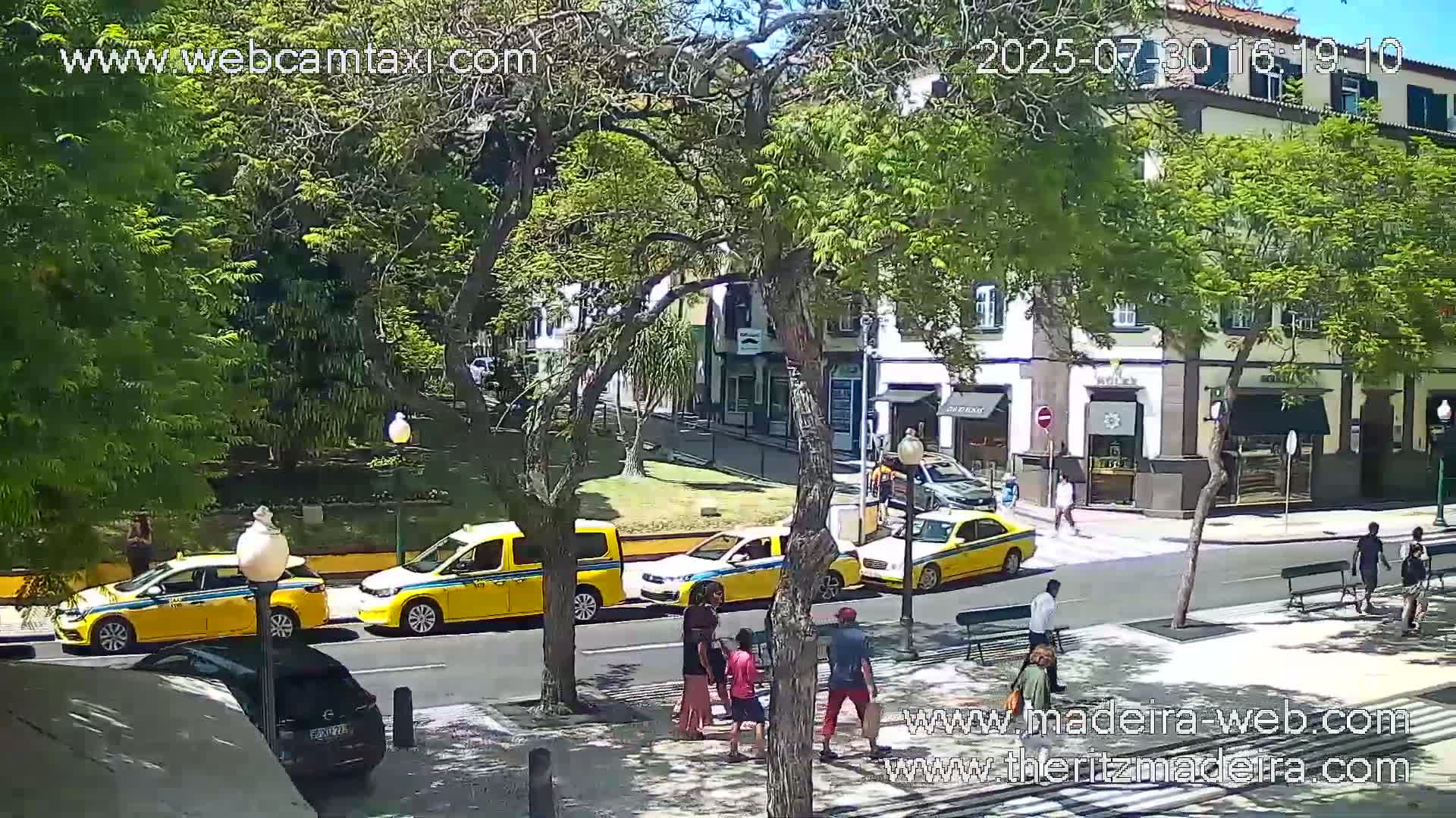 Ritz , Avenida Arriaga Avenue Live Cam - Funchal, Madeira, Portugal