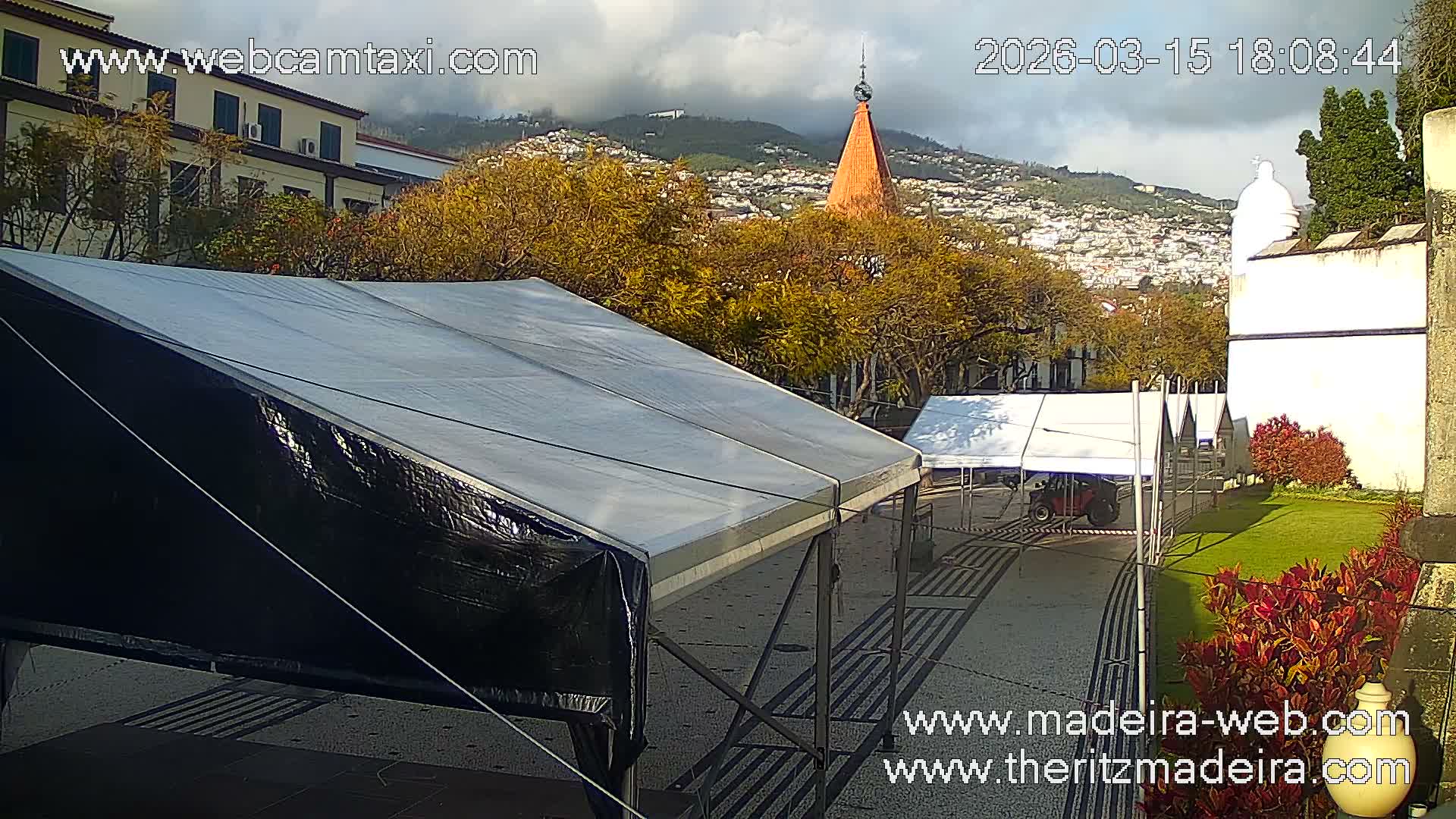 Ritz , Avenida Arriaga Avenue Live Cam - Funchal, Madeira, Portugal