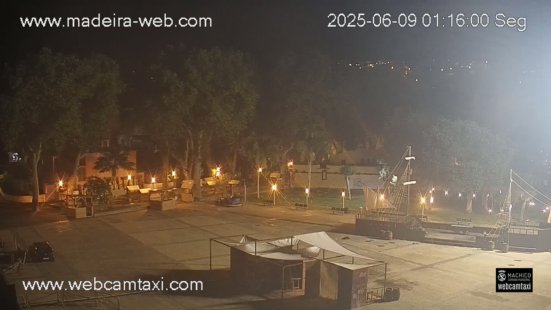 Forum Machico Mall & Machico Beach Live Cam - Machico, Madeira, Portugal