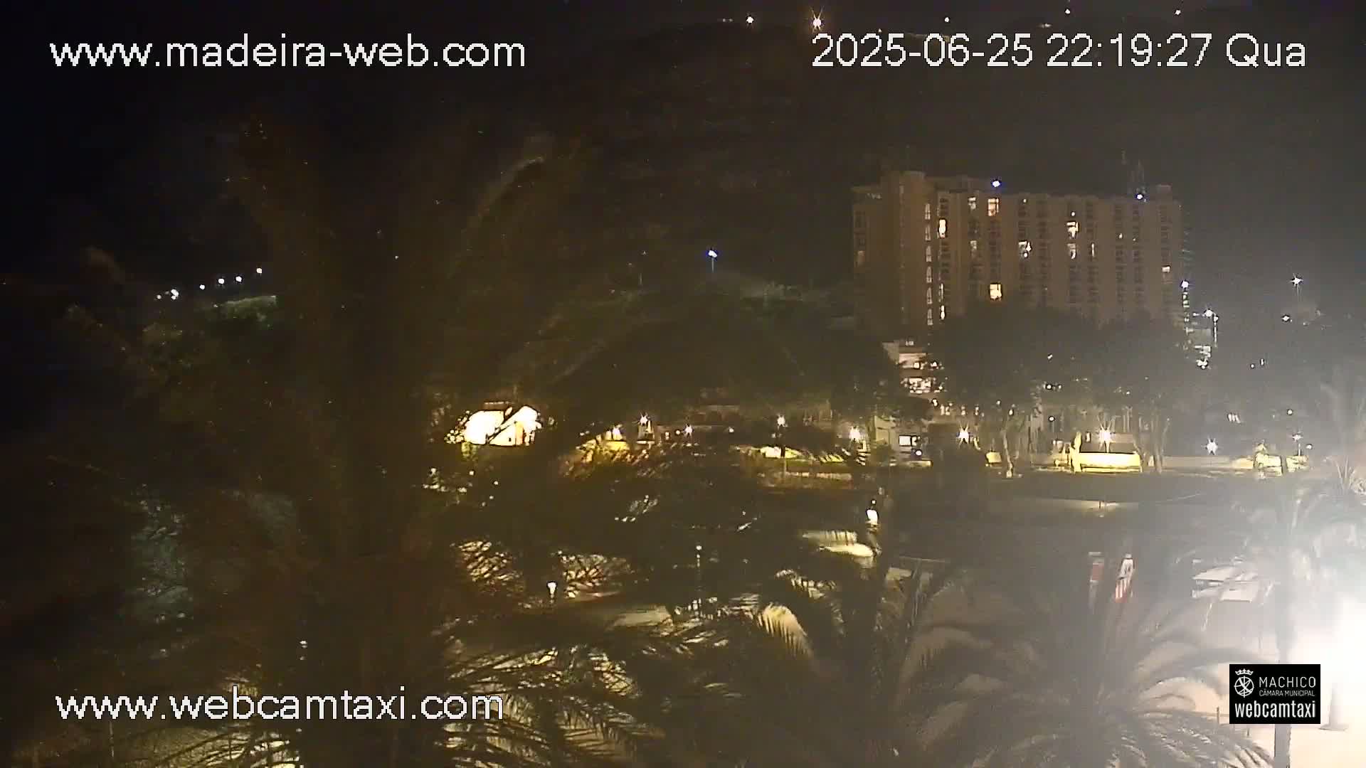 Forum Machico Mall & Machico Beach Live Cam - Machico, Madeira, Portugal