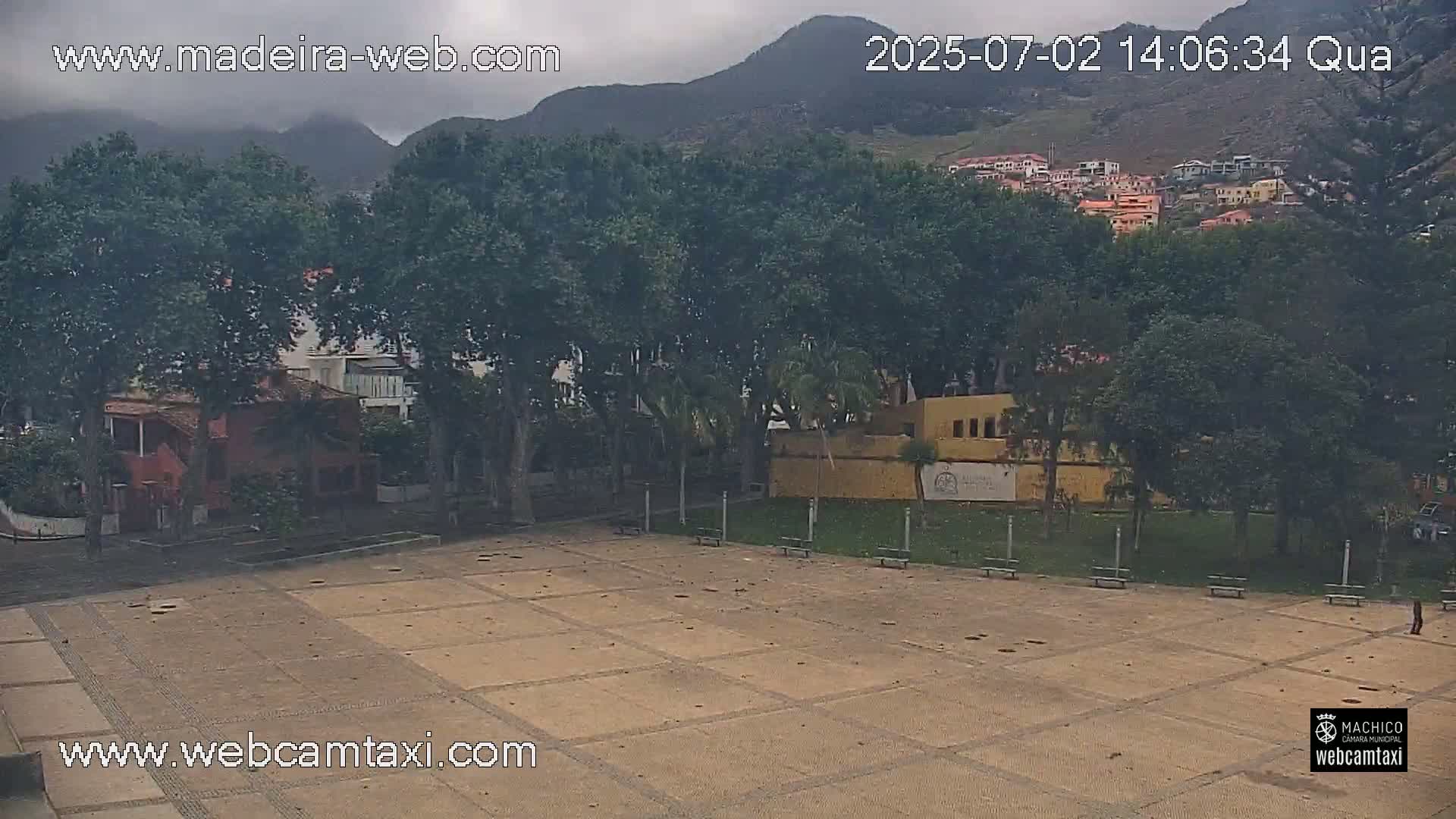 Forum Machico Mall & Machico Beach Live Cam - Machico, Madeira, Portugal