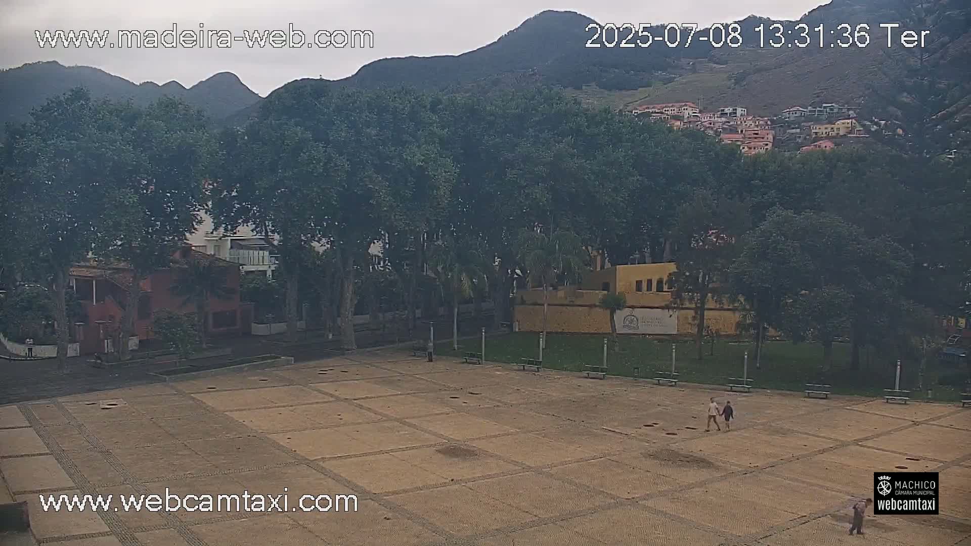 Forum Machico Mall & Machico Beach Live Cam - Machico, Madeira, Portugal