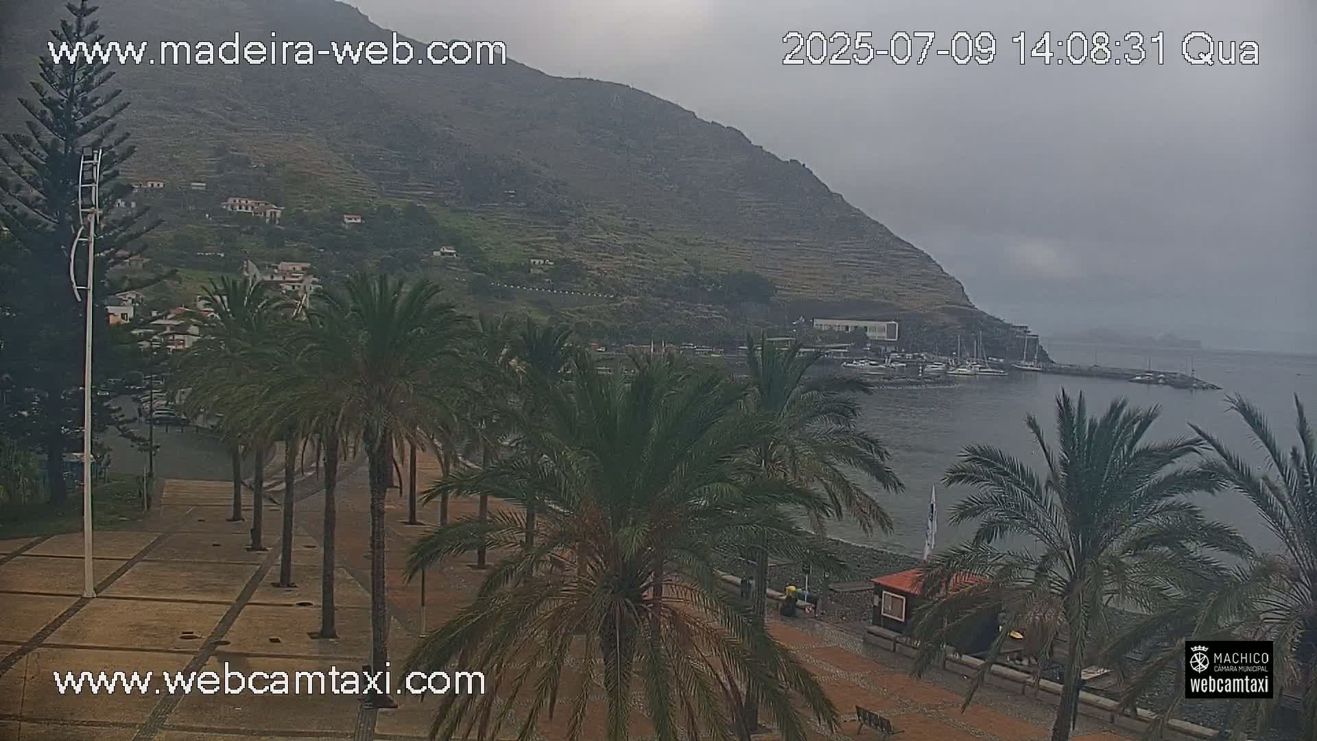 Forum Machico Mall & Machico Beach Live Cam - Machico, Madeira, Portugal