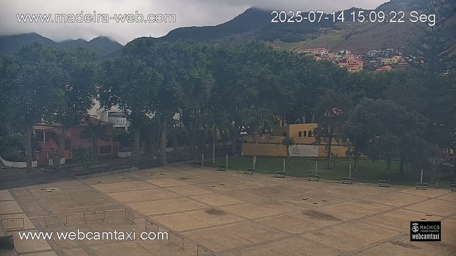 Forum Machico Mall & Machico Beach Live Cam - Machico, Madeira, Portugal