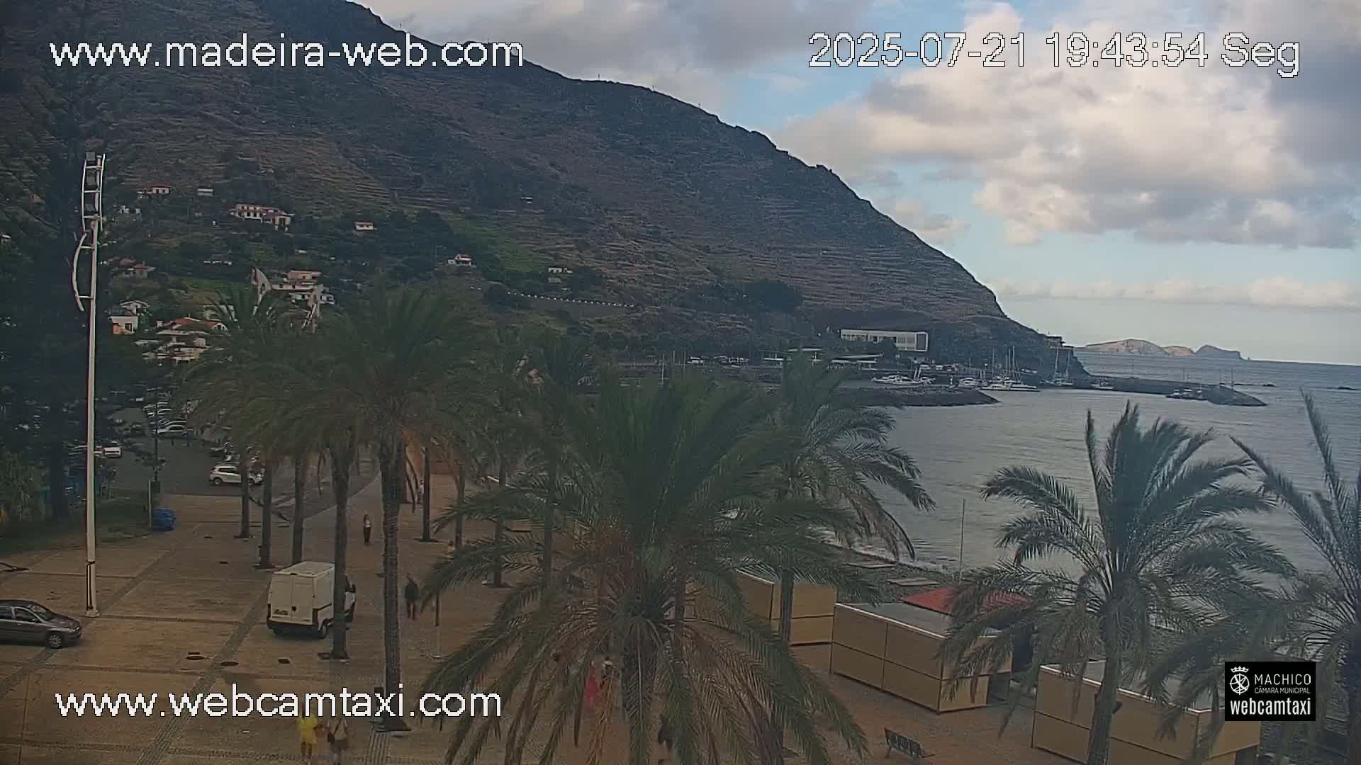 Forum Machico Mall & Machico Beach Live Cam - Machico, Madeira, Portugal