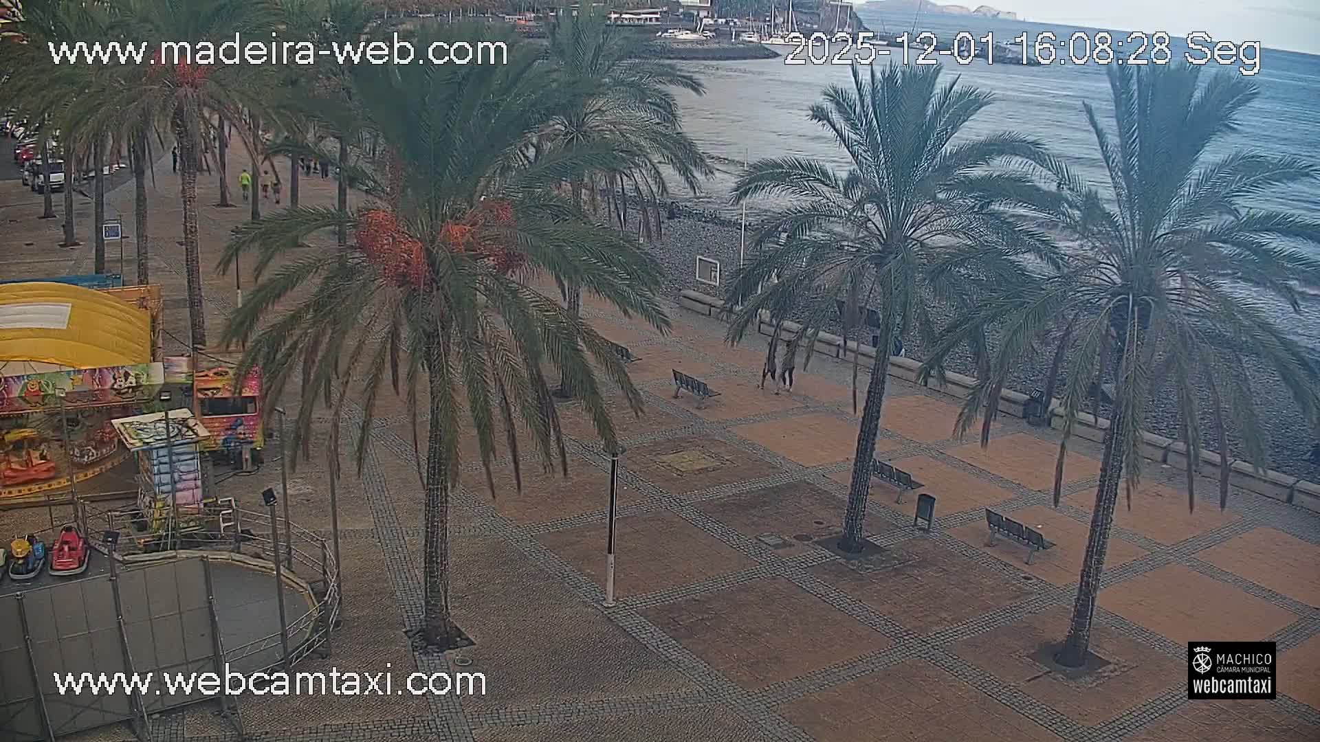 Forum Machico Mall & Machico Beach Live Cam - Machico, Madeira, Portugal