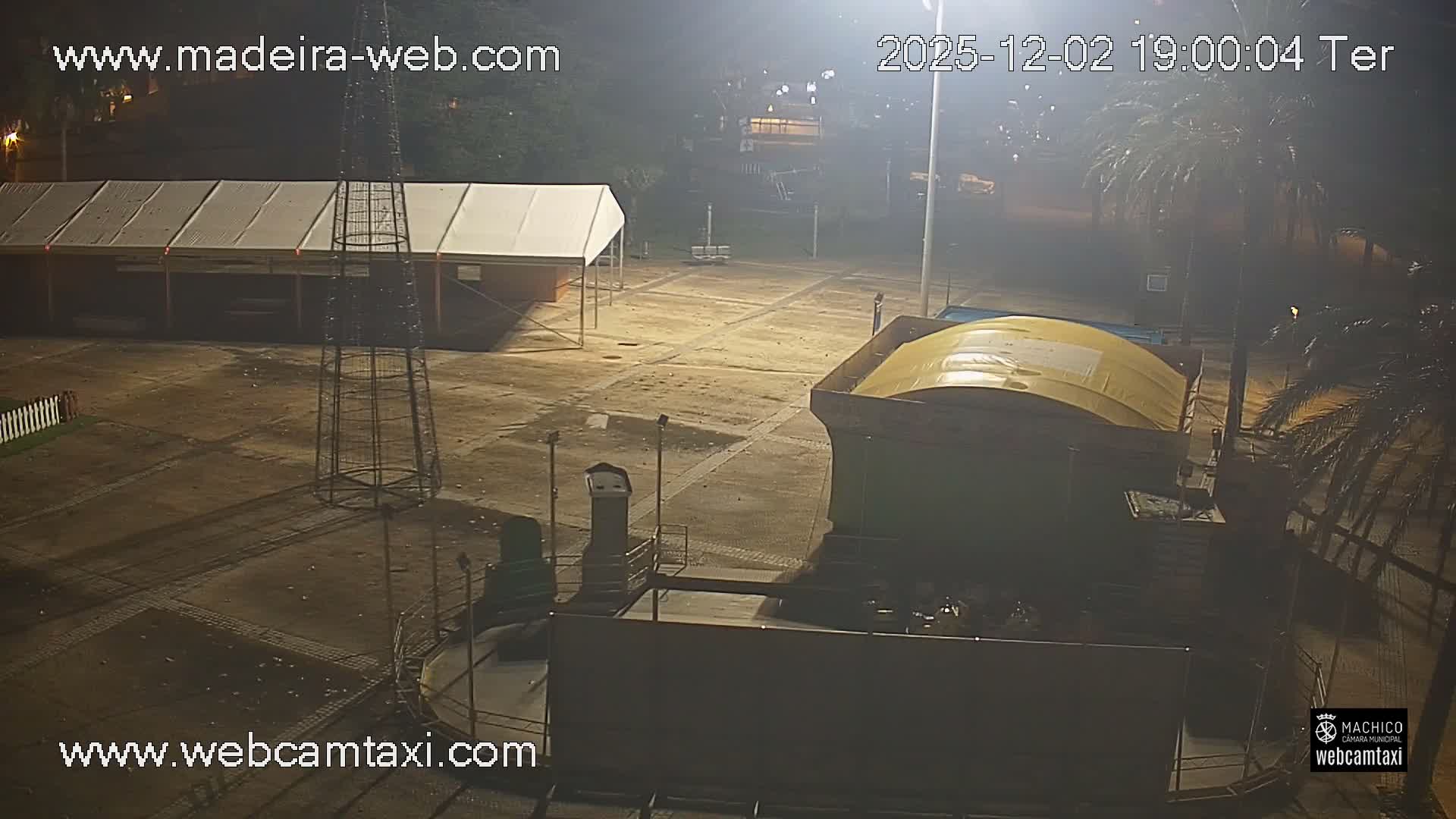 Forum Machico Mall & Machico Beach Live Cam - Machico, Madeira, Portugal