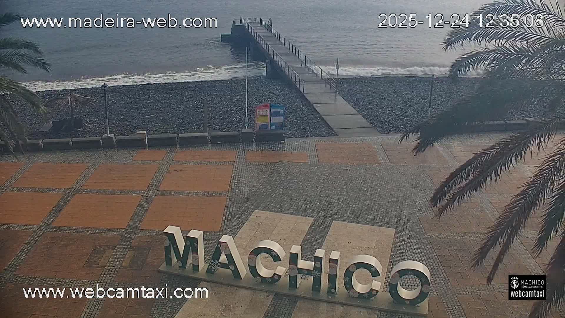 Forum Machico Mall & Machico Beach Live Cam - Machico, Madeira, Portugal