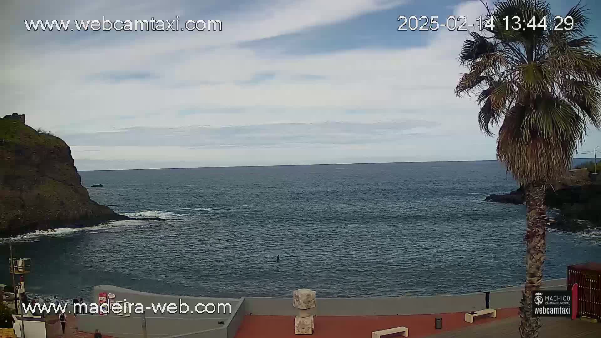 Porto da Cruz , Praia da Alagoa Beach Live Cam - Machico, Madeira, Portugal