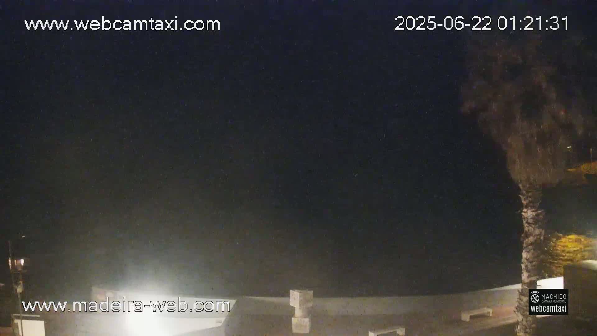 Porto da Cruz , Praia da Alagoa Beach Live Cam - Machico, Madeira, Portugal