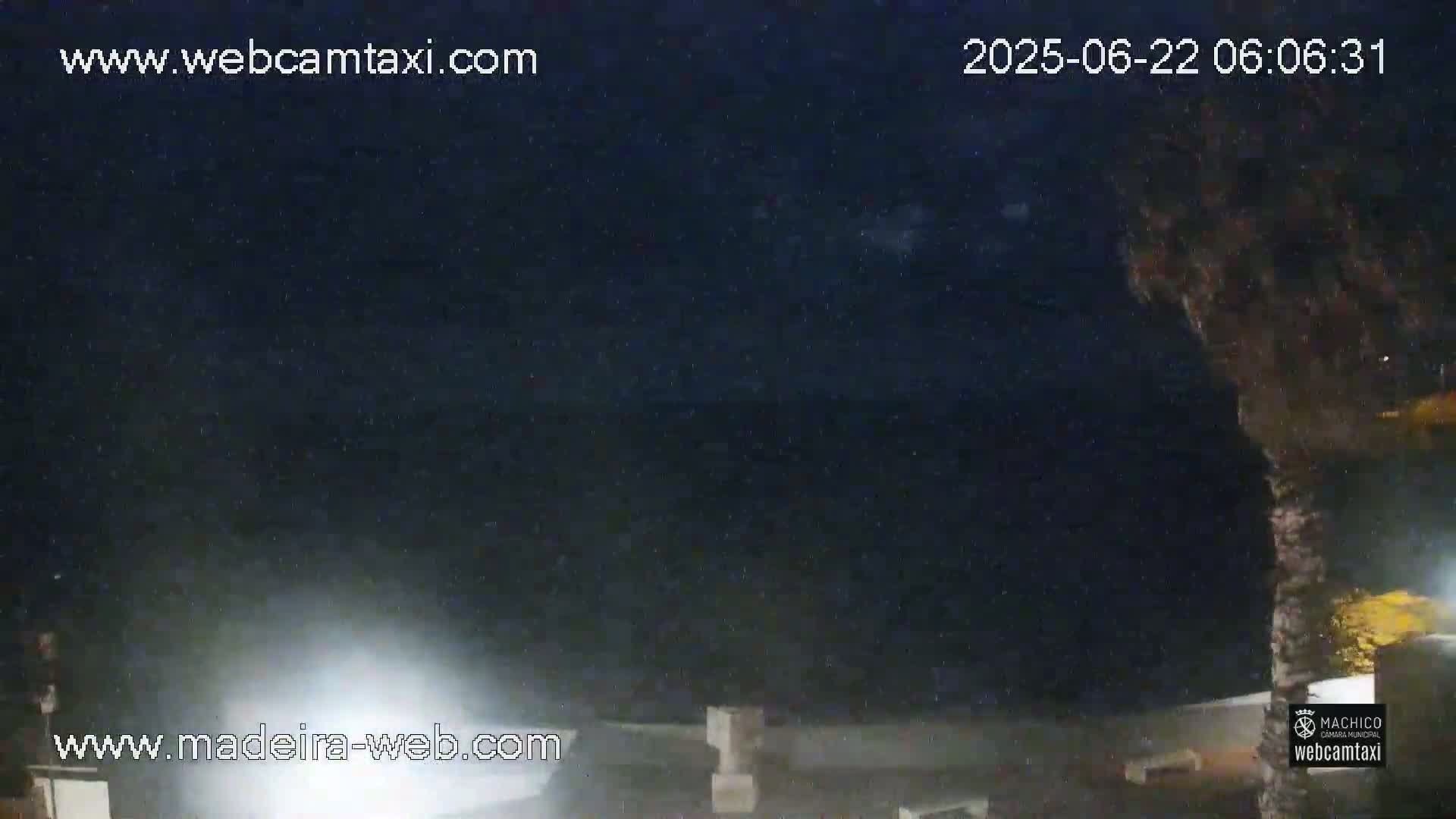 Porto da Cruz , Praia da Alagoa Beach Live Cam - Machico, Madeira, Portugal