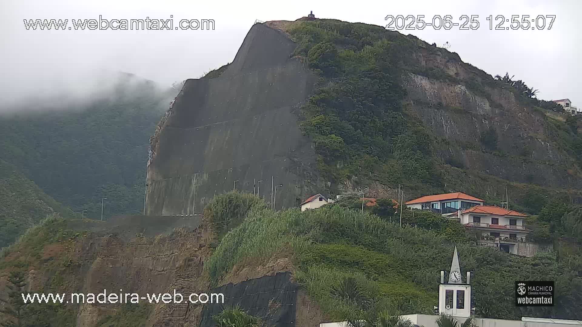 Porto da Cruz , Praia da Alagoa Beach Live Cam - Machico, Madeira, Portugal
