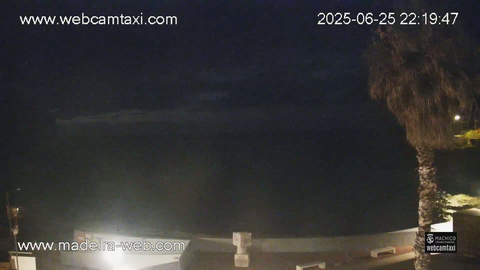 Porto da Cruz , Praia da Alagoa Beach Live Cam - Machico, Madeira, Portugal