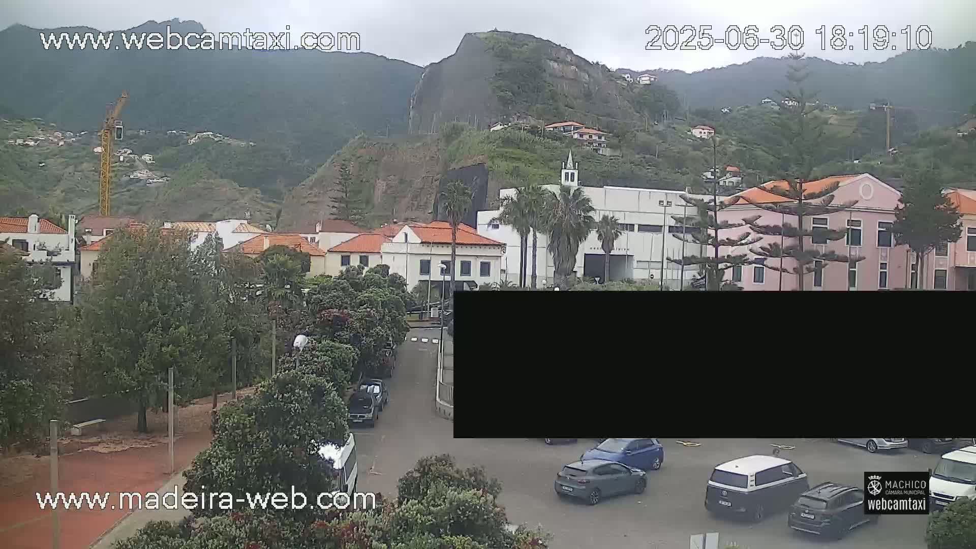 Porto da Cruz , Praia da Alagoa Beach Live Cam - Machico, Madeira, Portugal